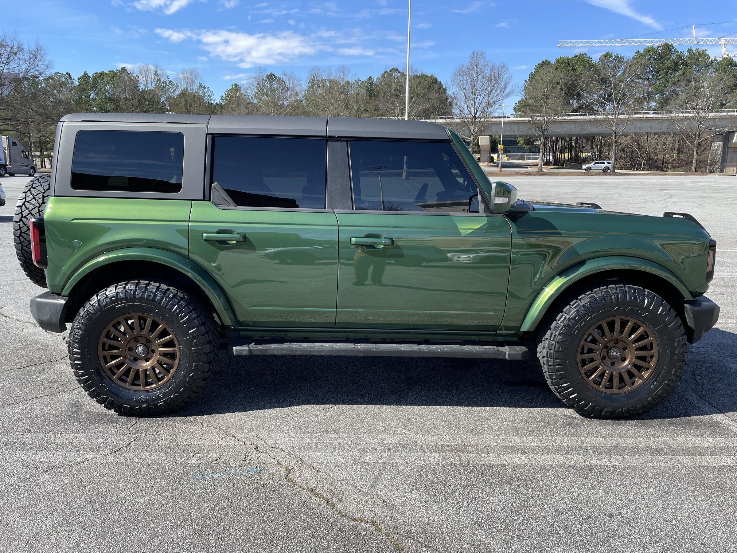 Ford Bronco ERUPTION GREEN Bronco Club D411607E-B82D-4C4C-8D60-398ACDD087BA
