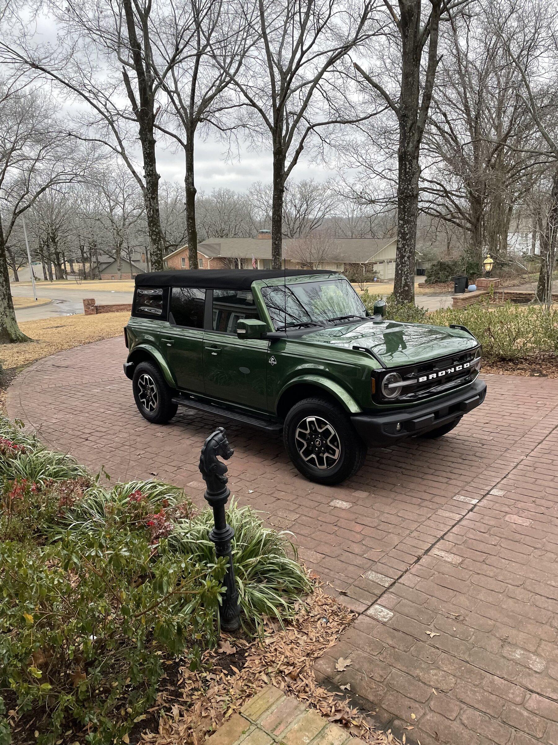 Ford Bronco ERUPTION GREEN Bronco Club 1FB36882-310A-452C-88A2-835526971513