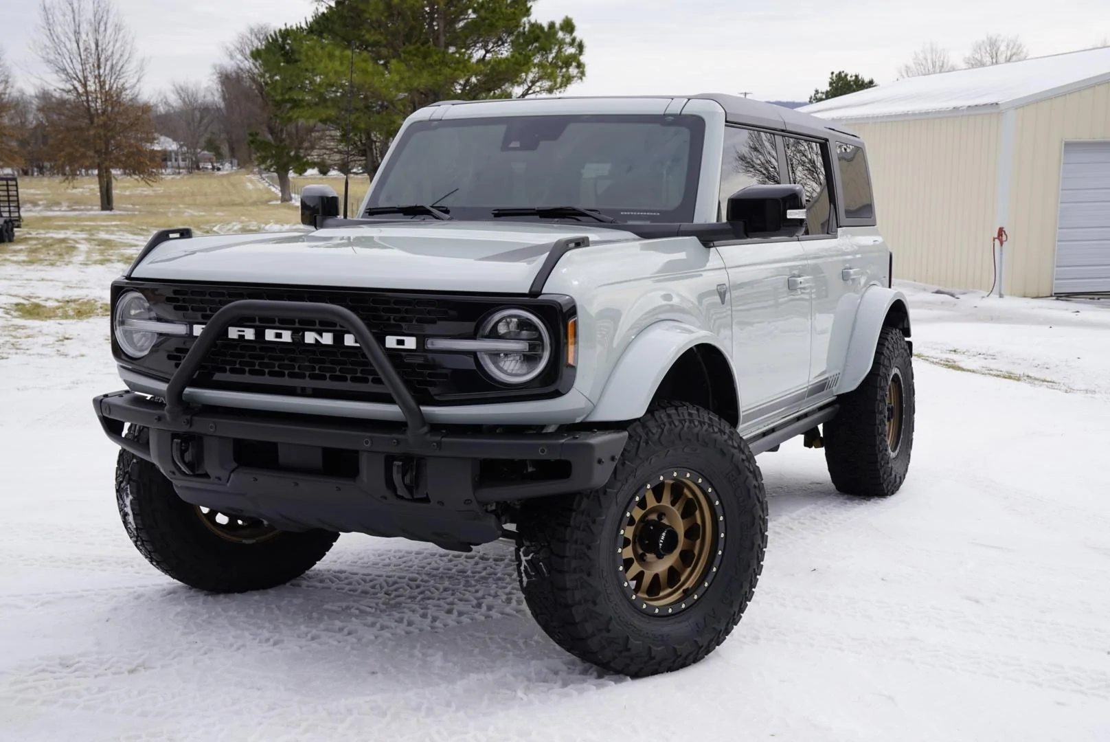 Ford Bronco Front Settled 47207BA7-1A44-4655-9D7A-2CF5B139D063