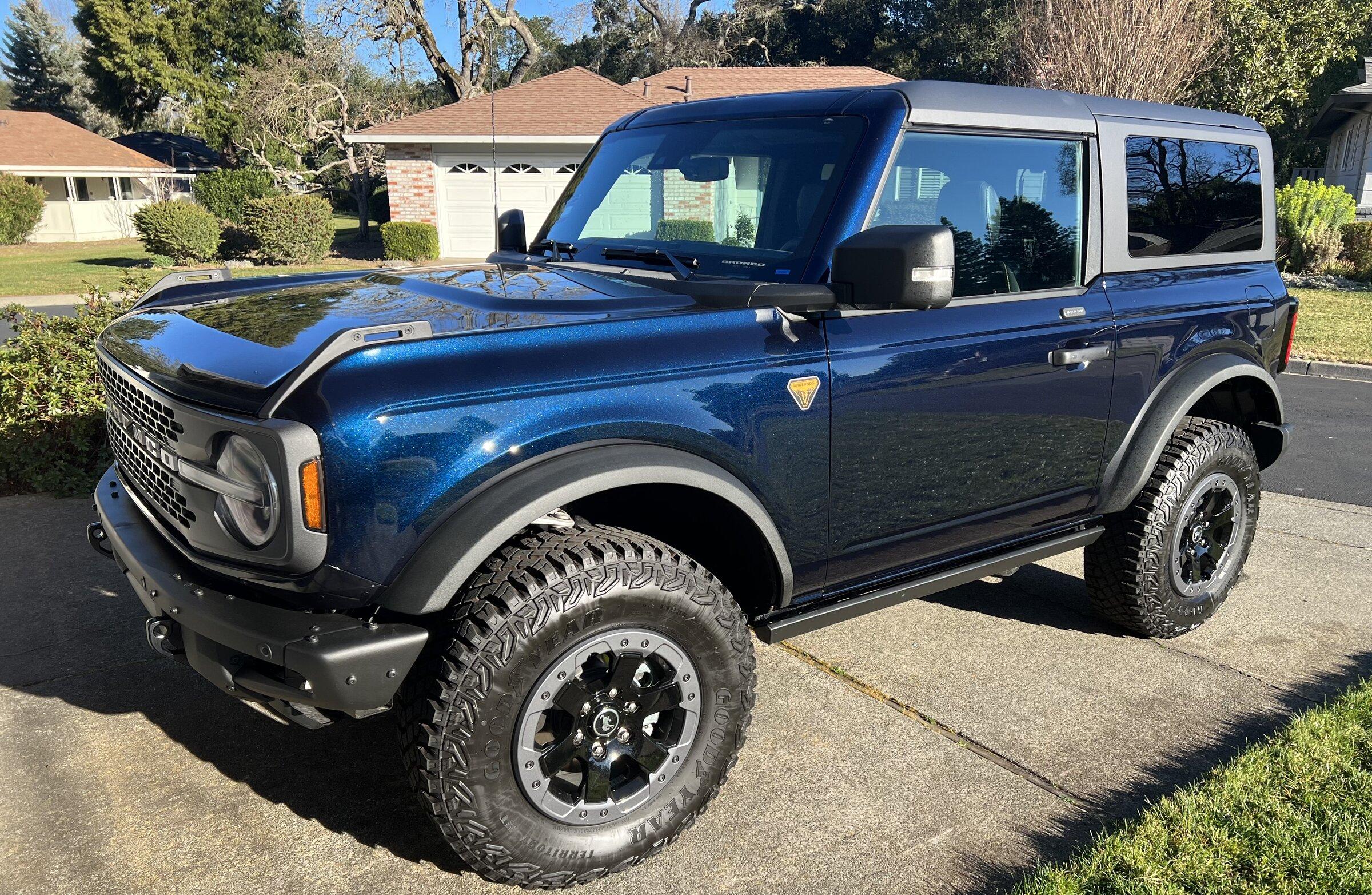 Ford Bronco ANTIMATTER BLUE Bronco Club 5E7DE283-989D-412A-9029-8400A8F015DC