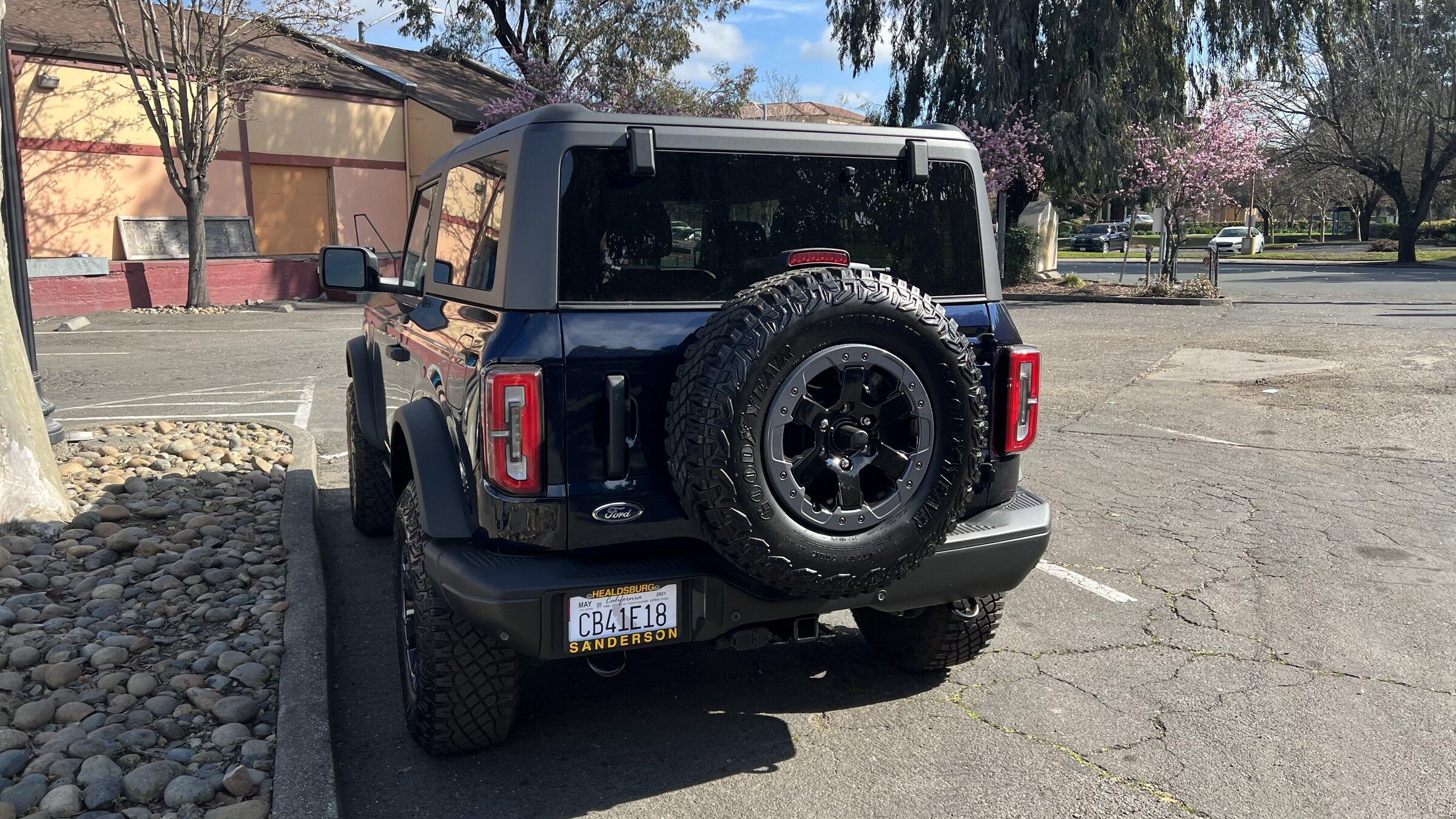 Ford Bronco ANTIMATTER BLUE Bronco Club 33B9AD21-1AF6-48B4-93EB-CB9F00CF3E80