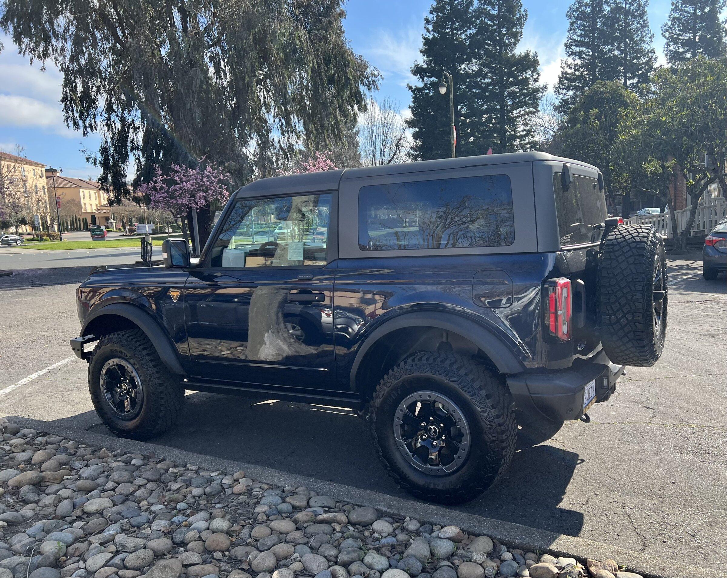 Ford Bronco ANTIMATTER BLUE Bronco Club 809DAECE-72CE-44D6-B11A-864926DBF976