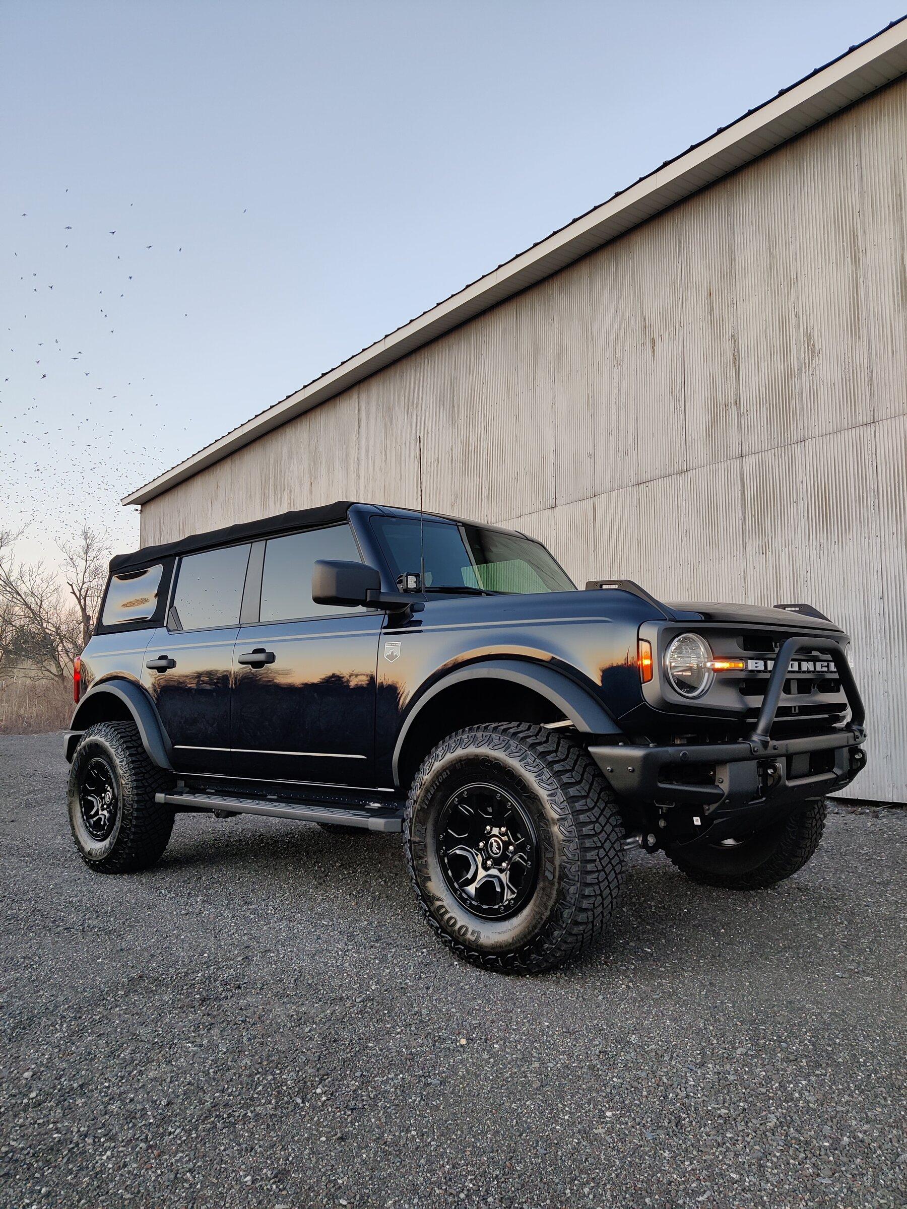 Ford Bronco ANTIMATTER BLUE Bronco Club IMG_20220226_174453