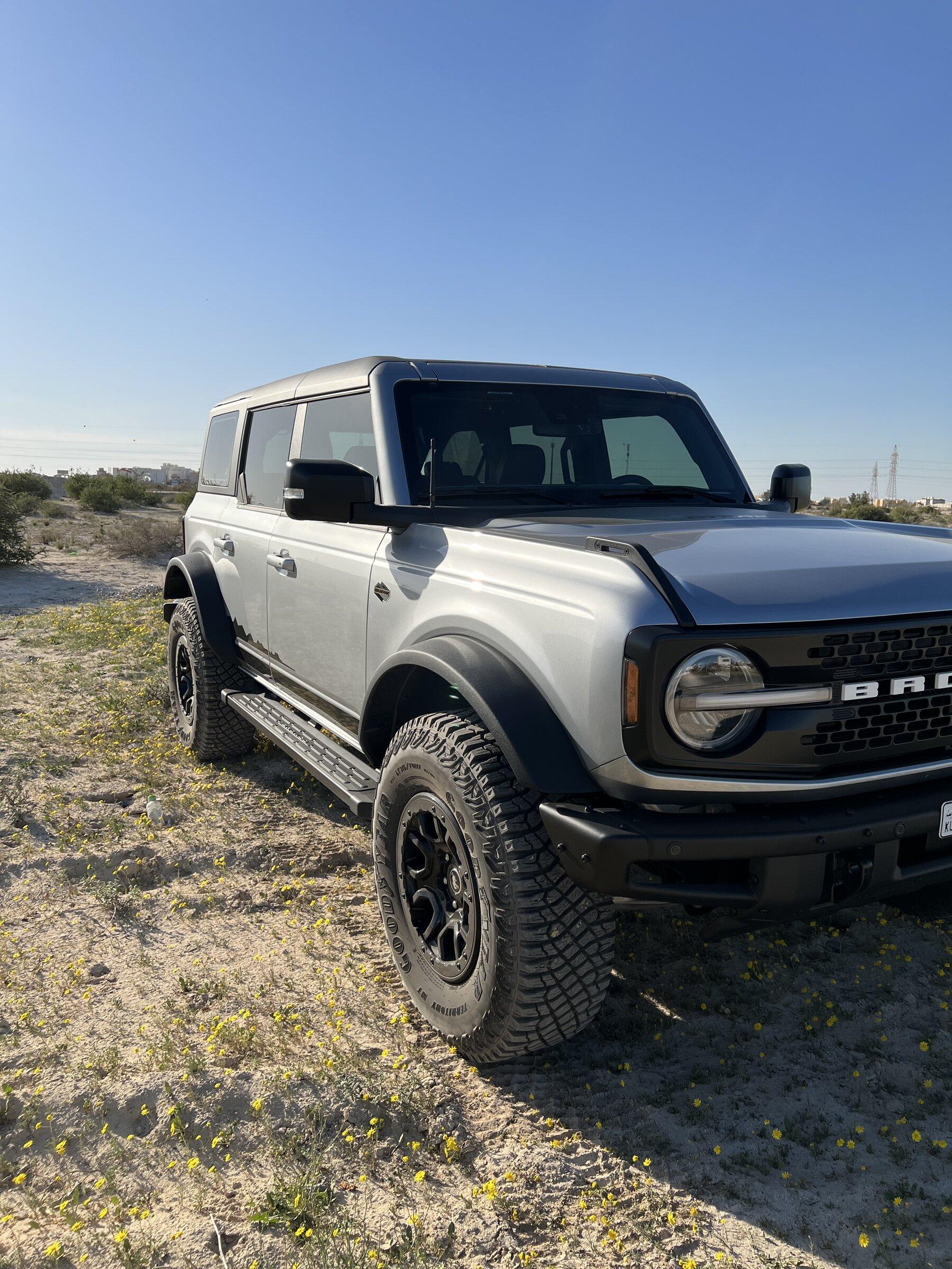 Ford Bronco ICONIC SILVER Bronco Club E8B6C364-3680-4D4F-B4AB-540E07679501