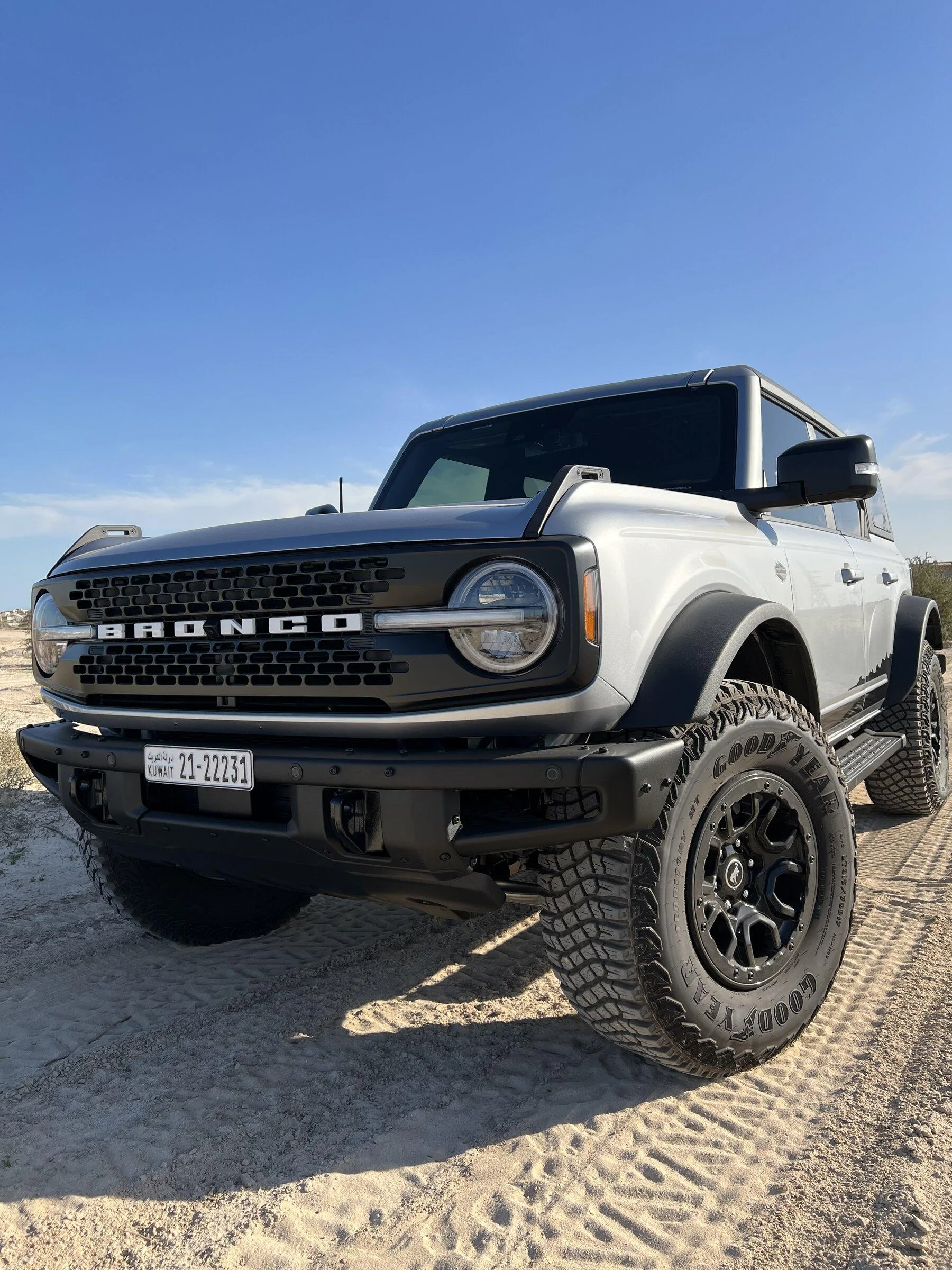 Ford Bronco ICONIC SILVER Bronco Club 691D2EE0-5793-45EB-A792-F882764E5B2B