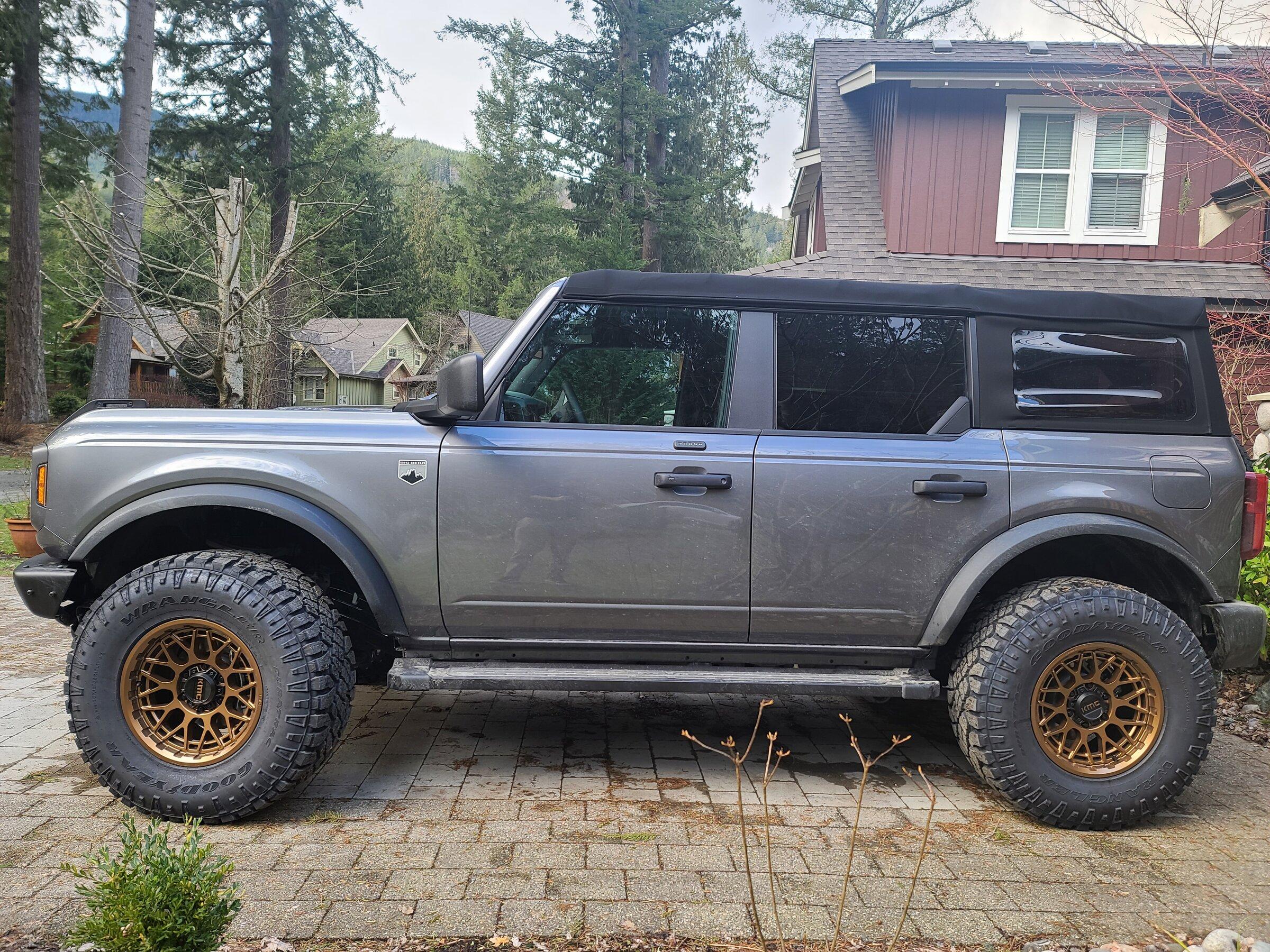 Ford Bronco CARBONIZED GRAY Bronco Club 20220207_151031