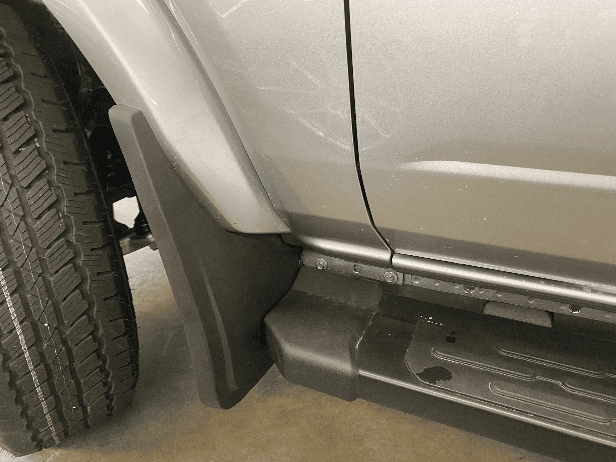 Ford Bronco OuterBanks and Factory Mud Flaps + Accessories tempImageHZuTwF