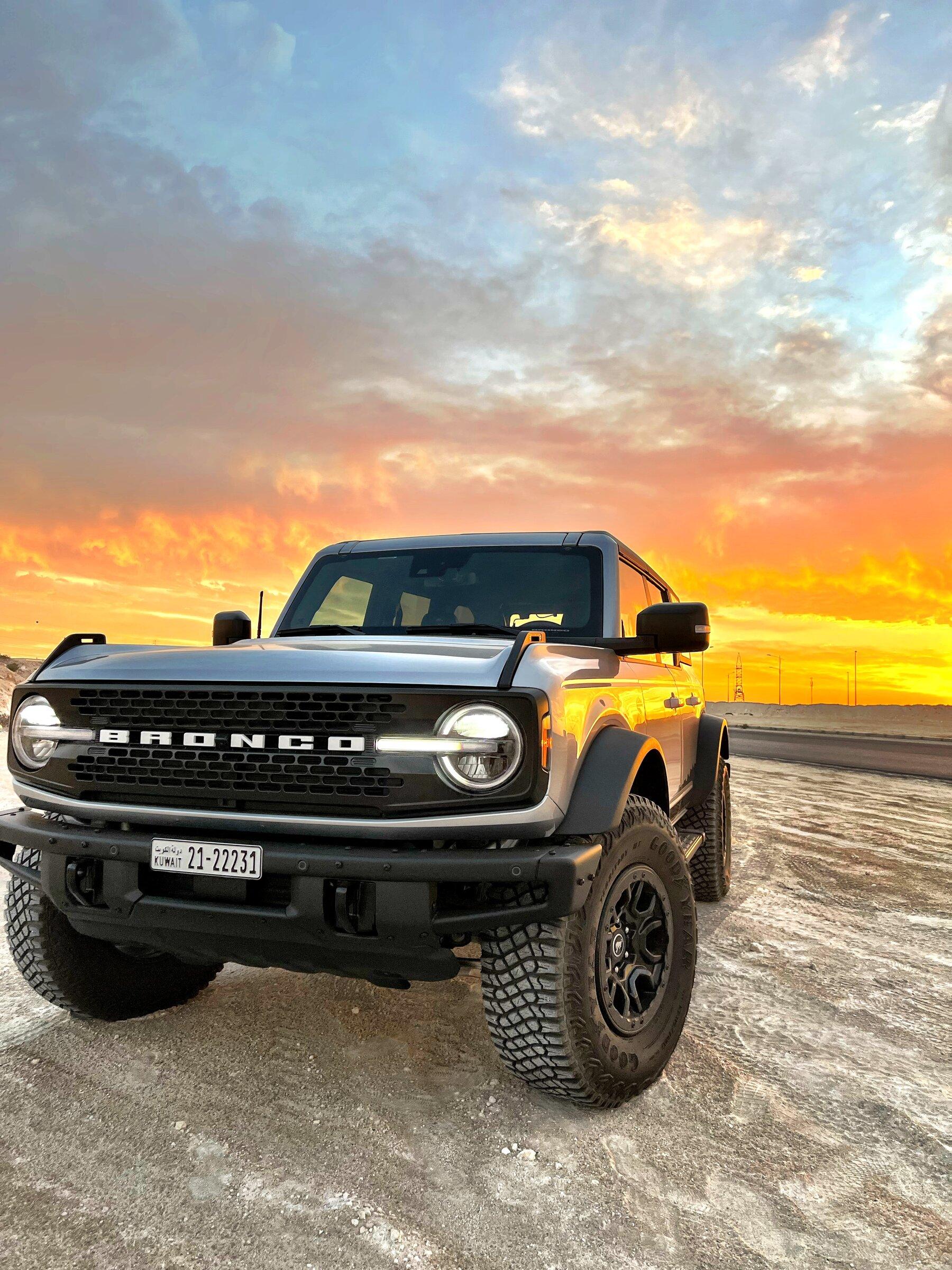 Ford Bronco ICONIC SILVER Bronco Club A7EA05A2-1A58-47D4-852E-3707B6E3E8F2