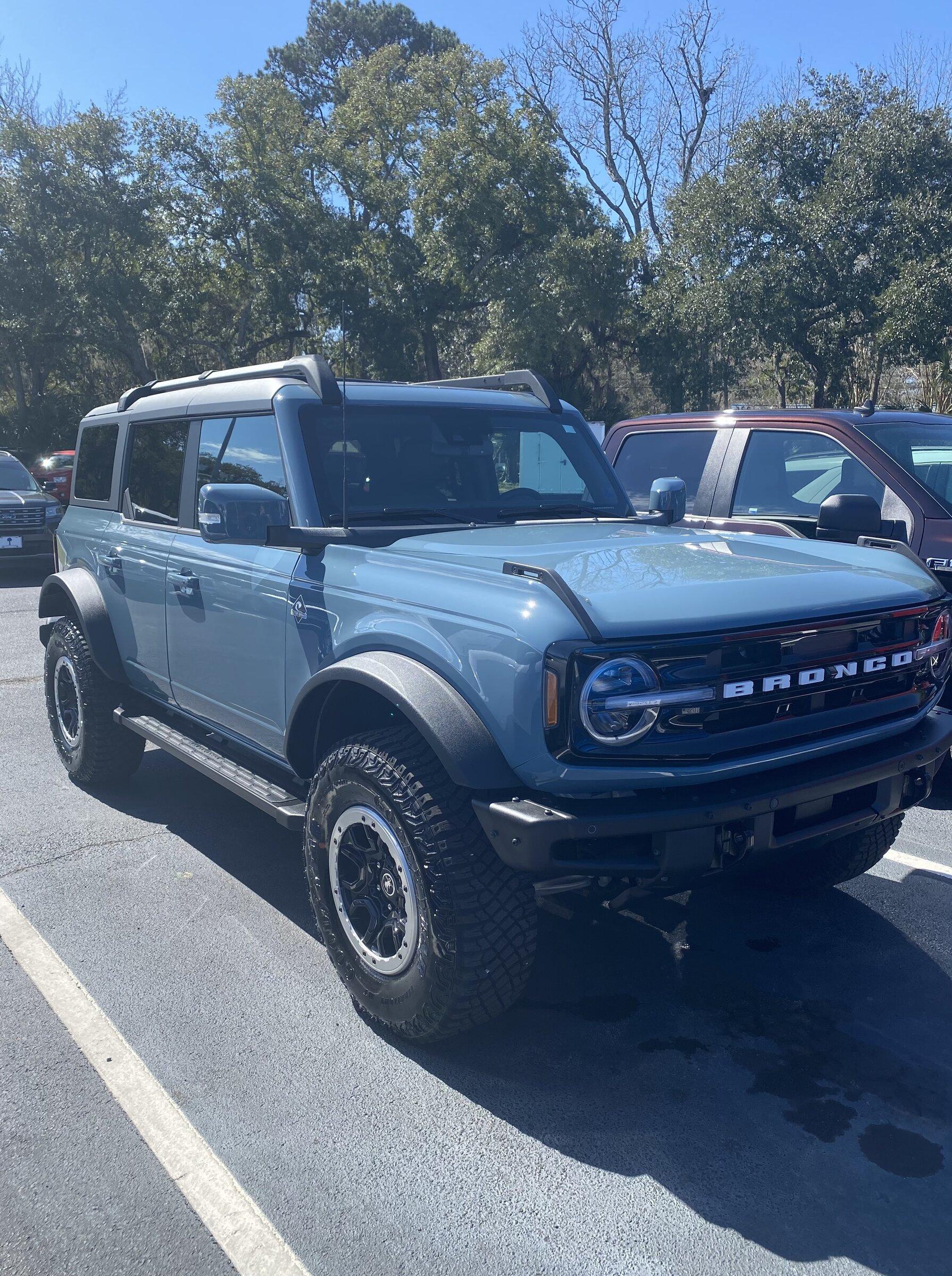 Ford Bronco AREA 51 Bronco Club 9D12A7FF-5CCA-4055-8A08-4DAAFF618E71