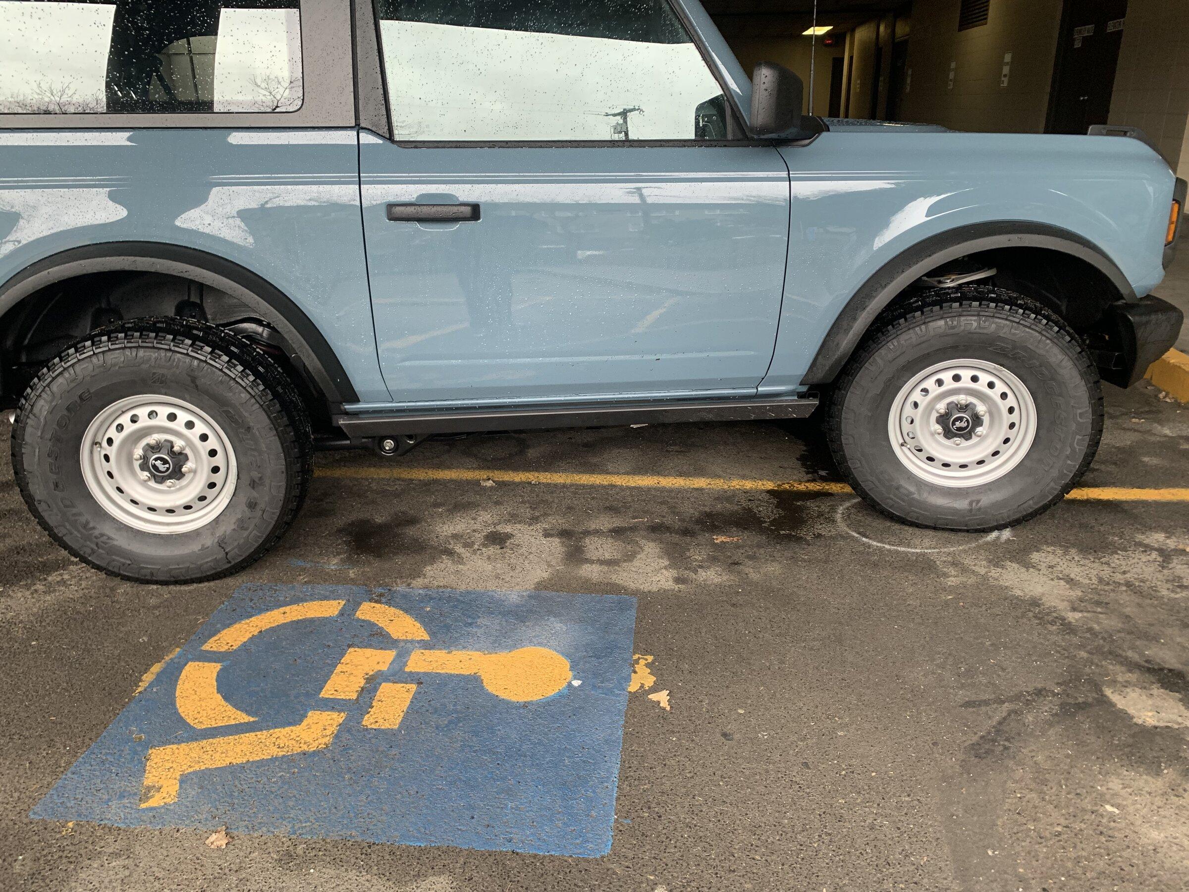 Ford Bronco AREA 51 Bronco Club 76E36ECE-DE05-4166-BB21-A768EE68D58F