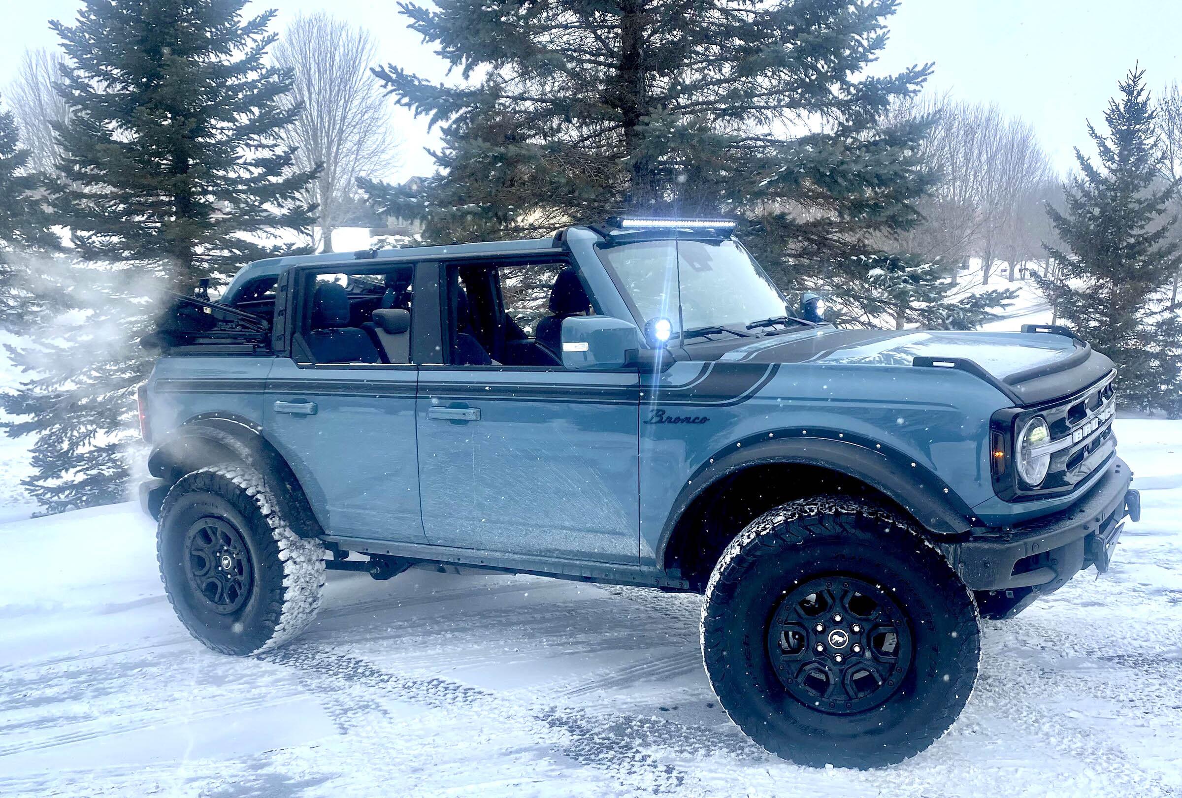 Ford Bronco LIFT DAY!!! ☝ 💯 ⬆. 💪🏼 🦾. @maxlidermotors 4” Stage 1 Lift w/ @bdssuspensions upper control arms on 37's FE973F54-A5B7-4086-BEDB-4A8372010950