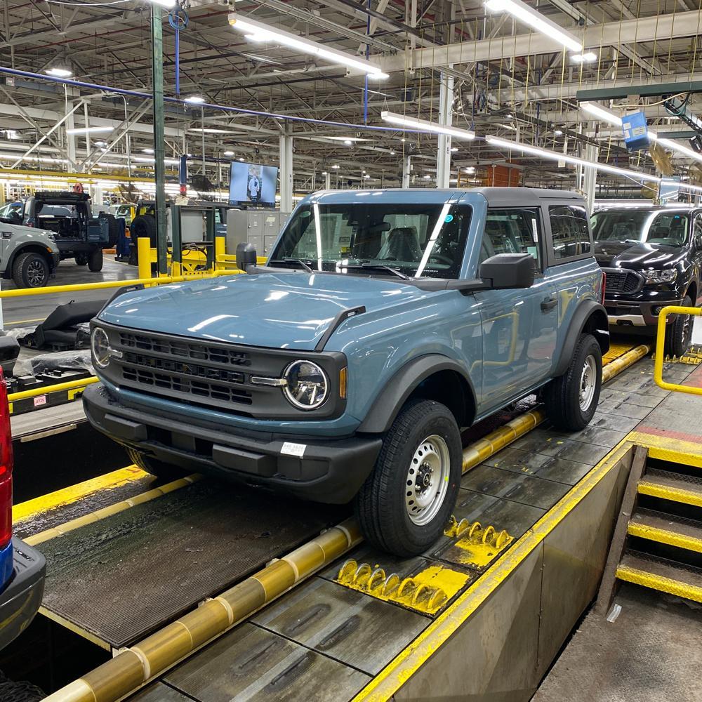 Ford Bronco 02/07/2022 Build Week Group CA0636D9-6D3A-475E-8071-FAB0ABA41935