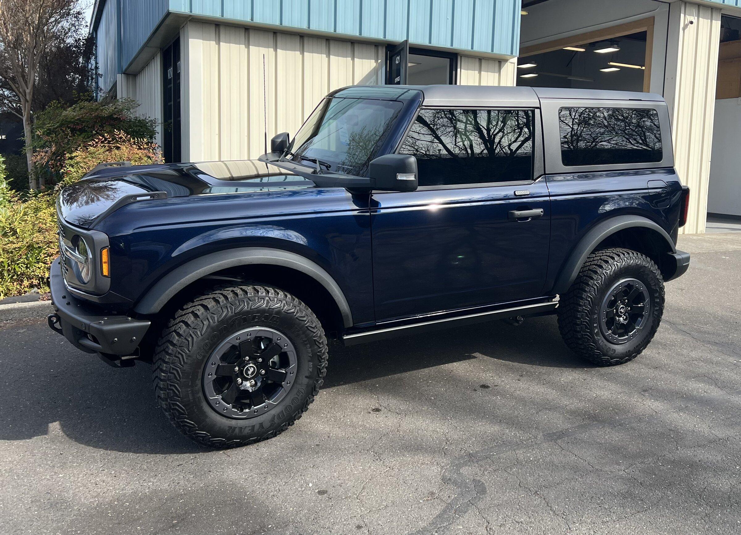Ford Bronco ANTIMATTER BLUE Bronco Club 825DA84B-FAE1-489C-B272-1A428E357D85