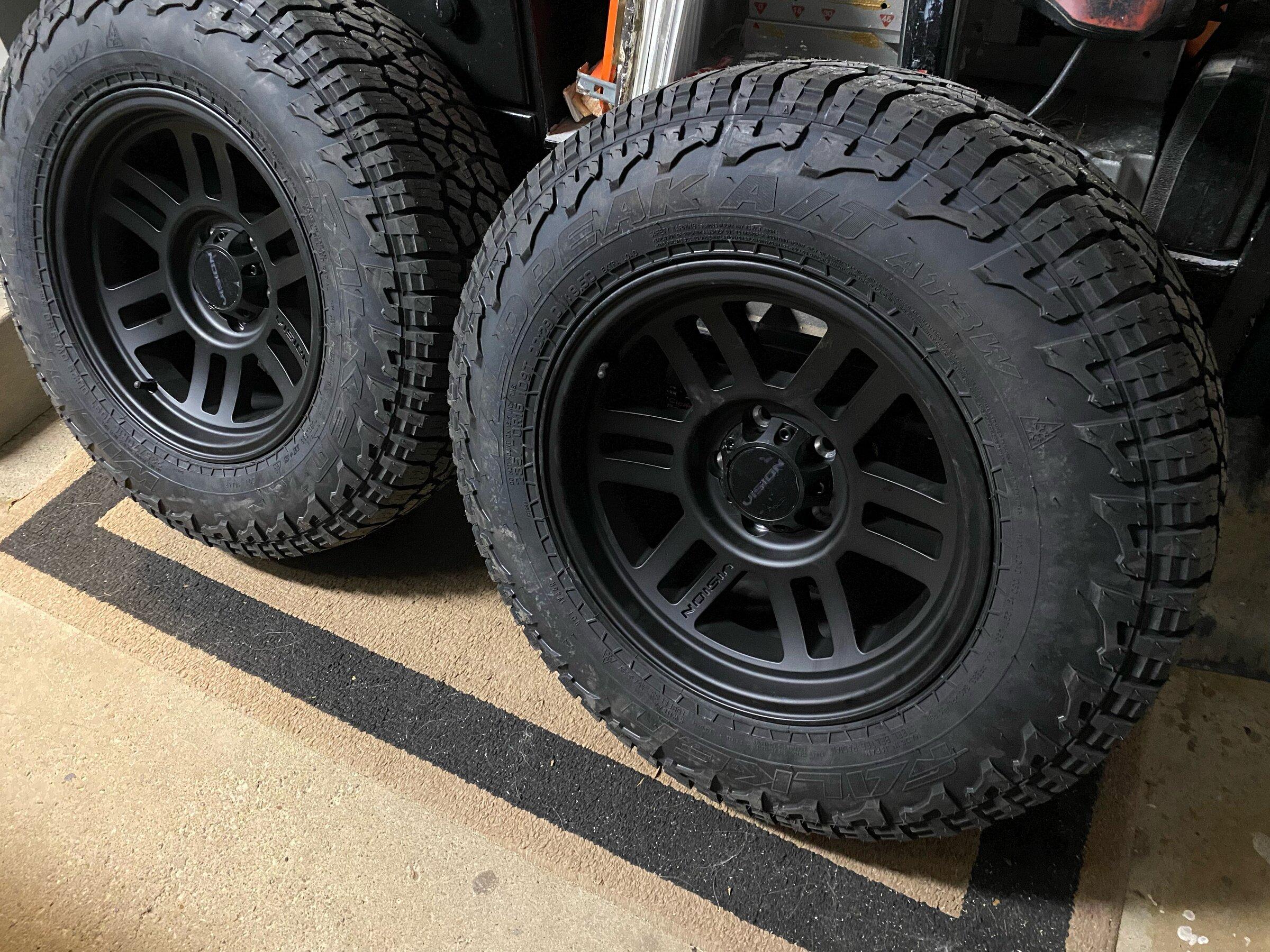 Ford Bronco BLACK ICE Build 96792327-4C58-4EF4-B39D-17C87AD5CBC1