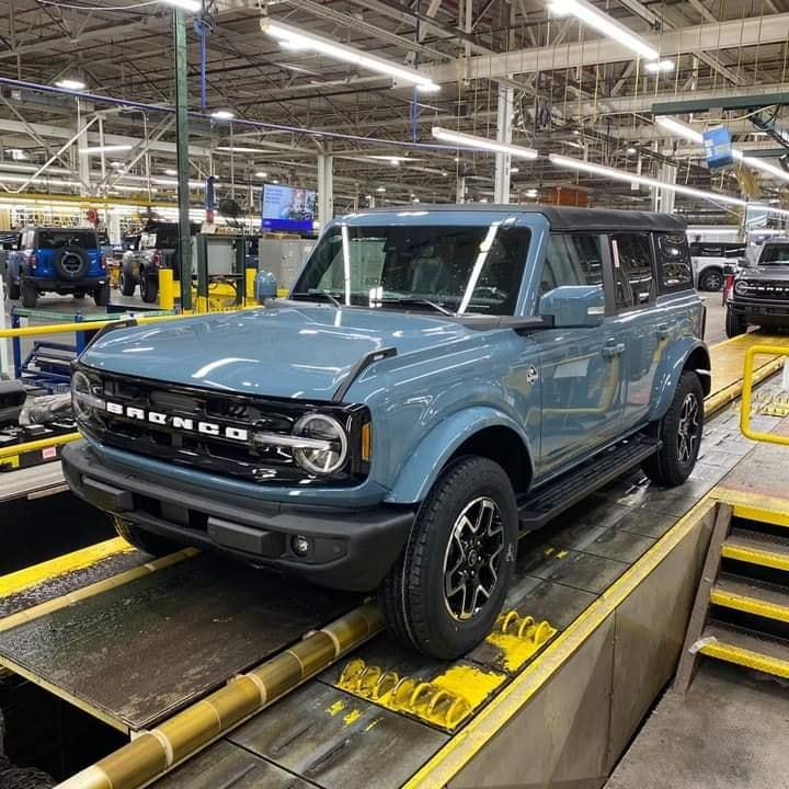 Ford Bronco 🛠 01/24/22 Build Week Group Factory