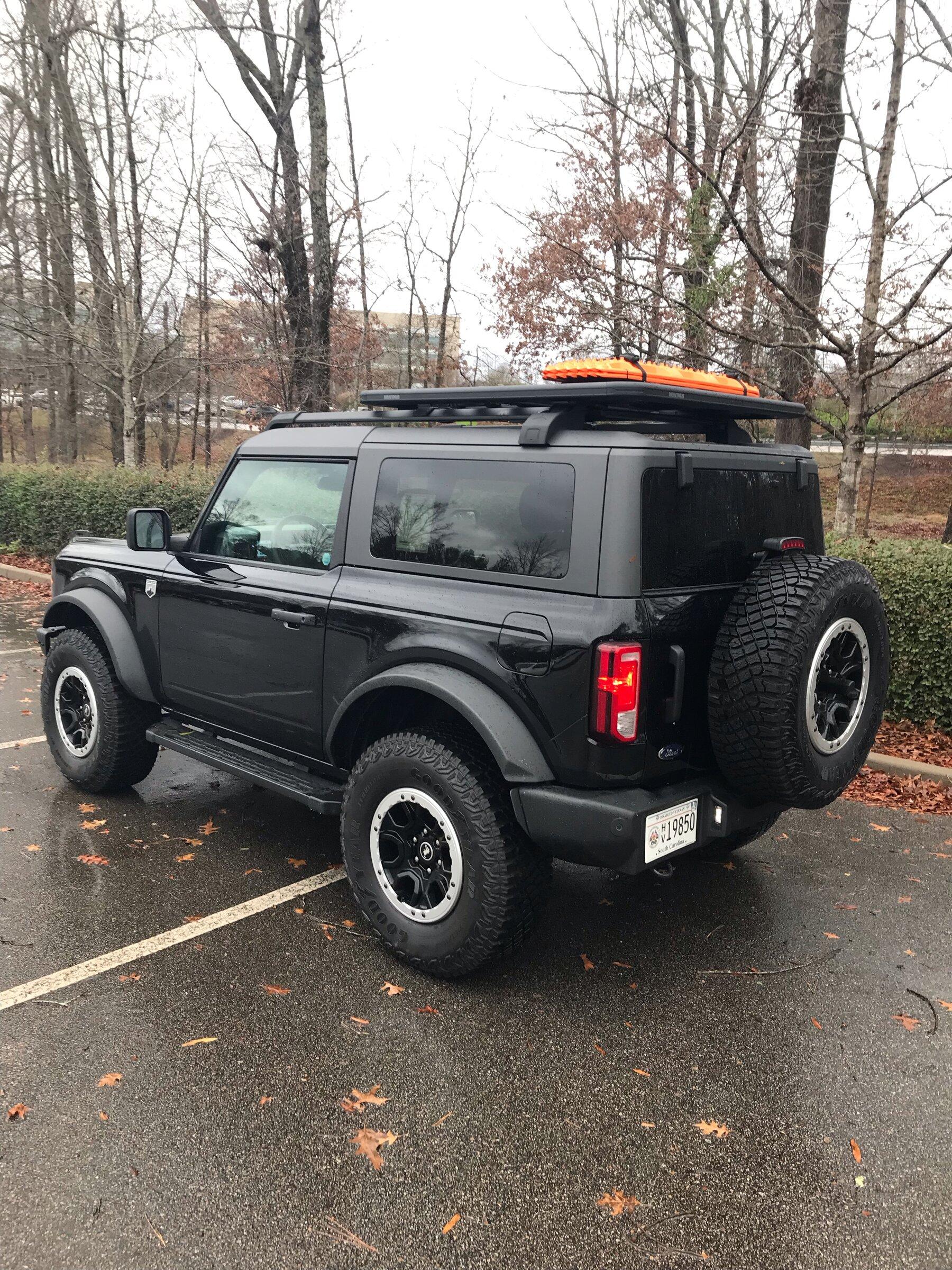 Ford Bronco SHADOW BLACK Bronco Club DF4EC730-FE4E-4BD3-A9D3-69789FCDFA19