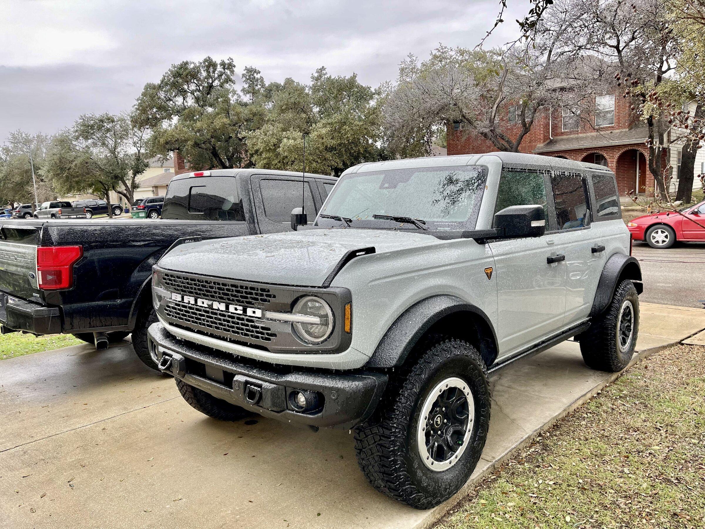 Ford Bronco CACTUS GRAY Bronco Club AEC300DB-6DC7-4A0A-888D-B5DA8ECE0046