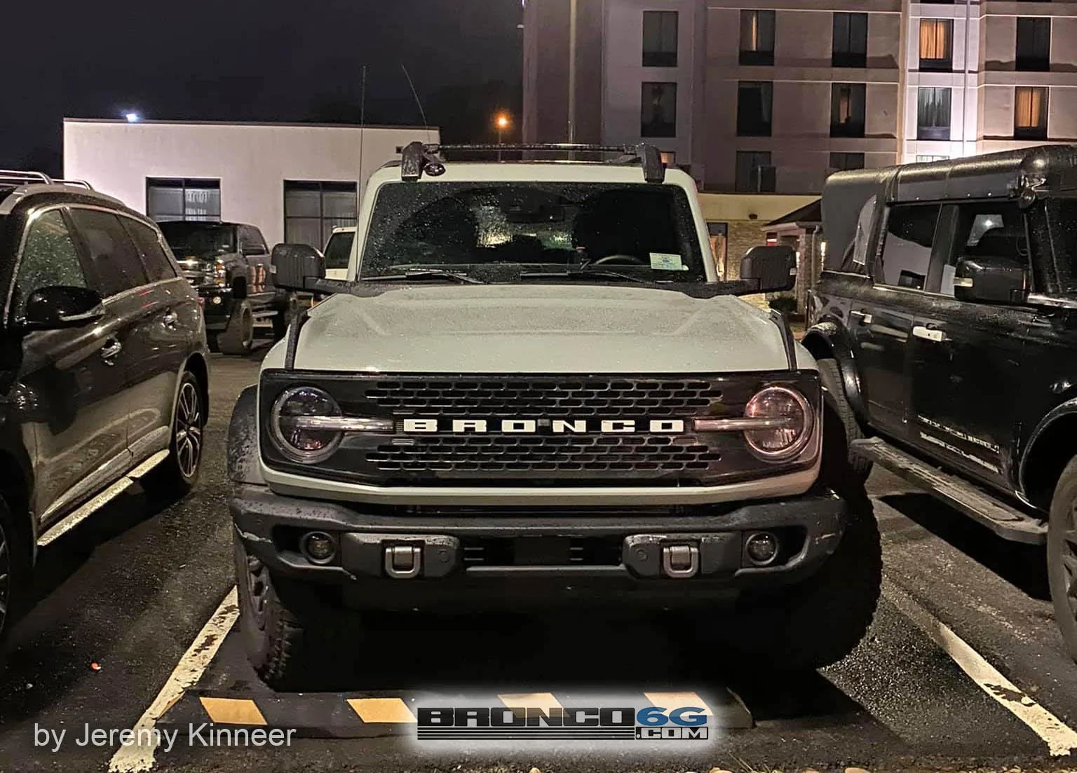2021 Bronco Badlands Sasquatch Cactus Gray 118402338_2699625950286769_7656284857327785930_o.jpg