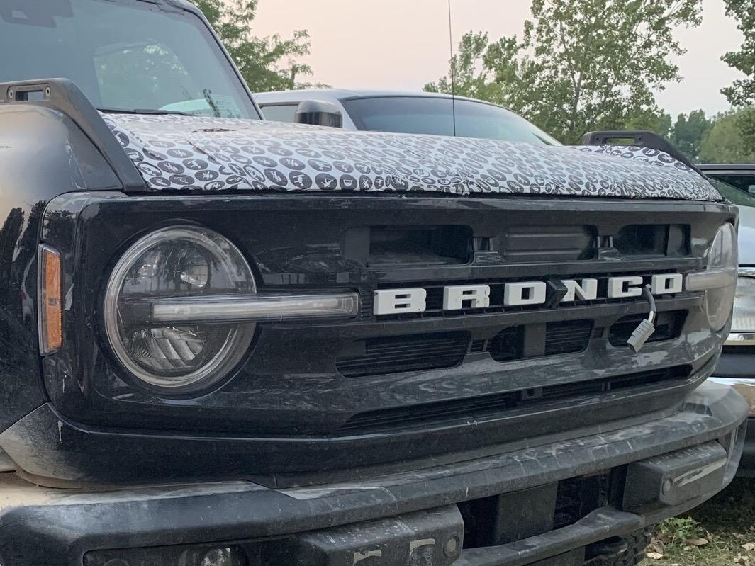 Ford Bronco Wildtrak Bronco spotted (with Sasquatch Package standard) 1598496710112