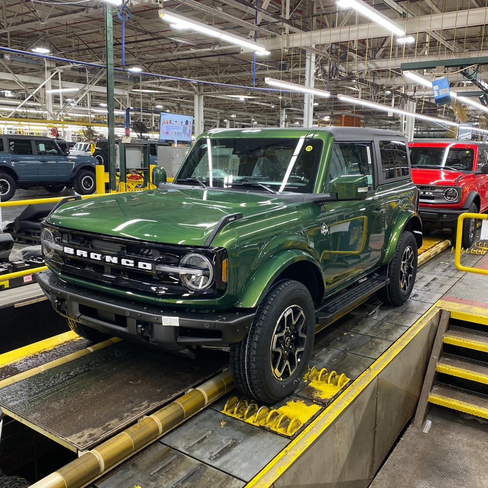 Ford Bronco 2/21/2022 Build Week Group image
