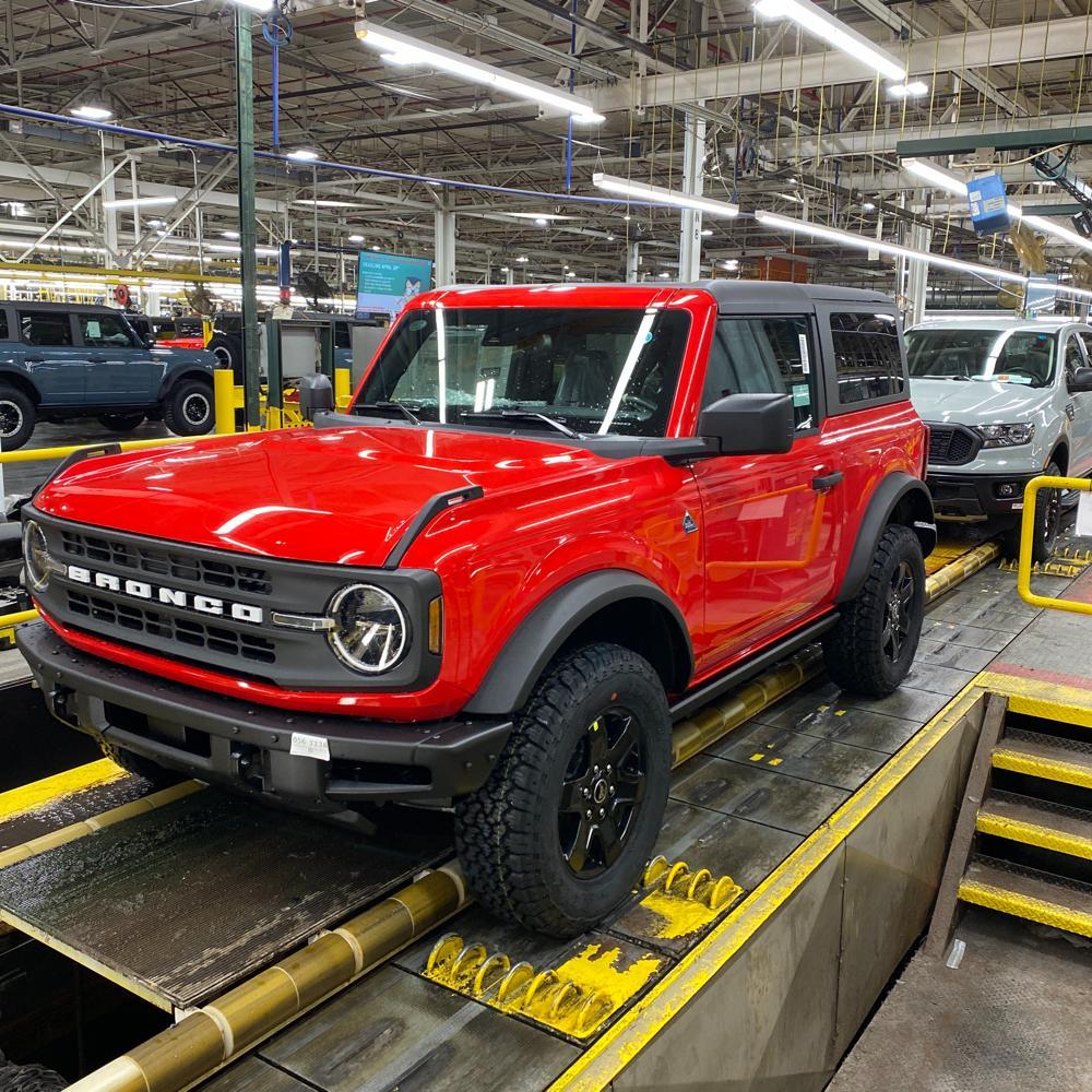 Ford Bronco 2/21/2022 Build Week Group image