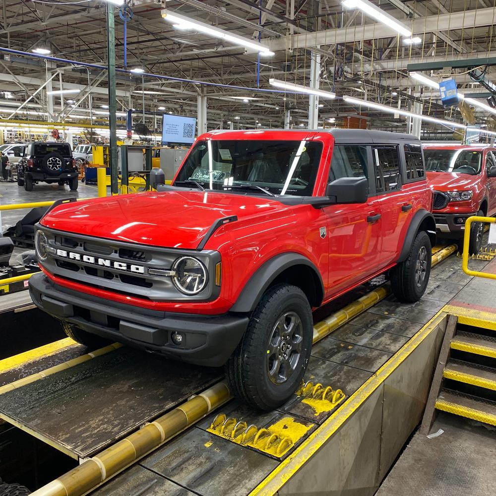 Ford Bronco 2/21/2022 Build Week Group 2022 bronco assembly line