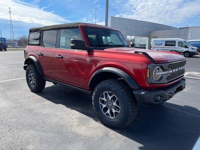 Ford Bronco Velocity Blue vs Hot Pepper Red 43F74EC7-0415-43D6-9869-DAC0C16C133B