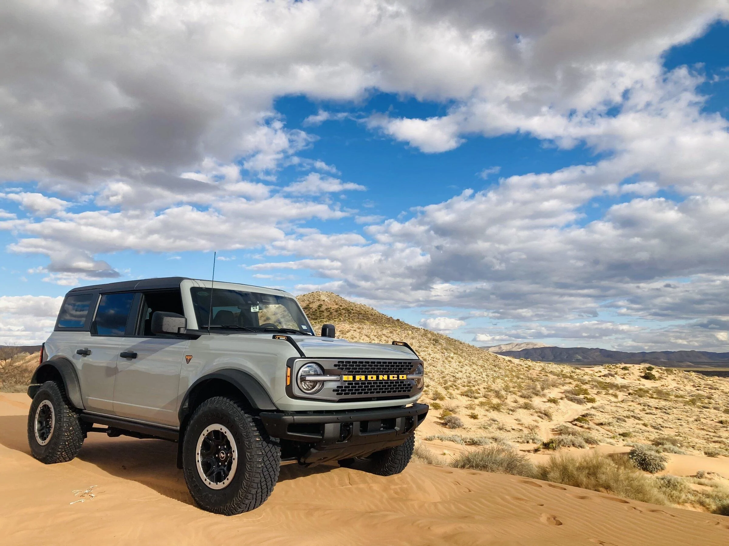 Ford Bronco CACTUS GRAY Bronco Club 6E2C8159-A4EB-45EE-82B4-A2FFF1297422