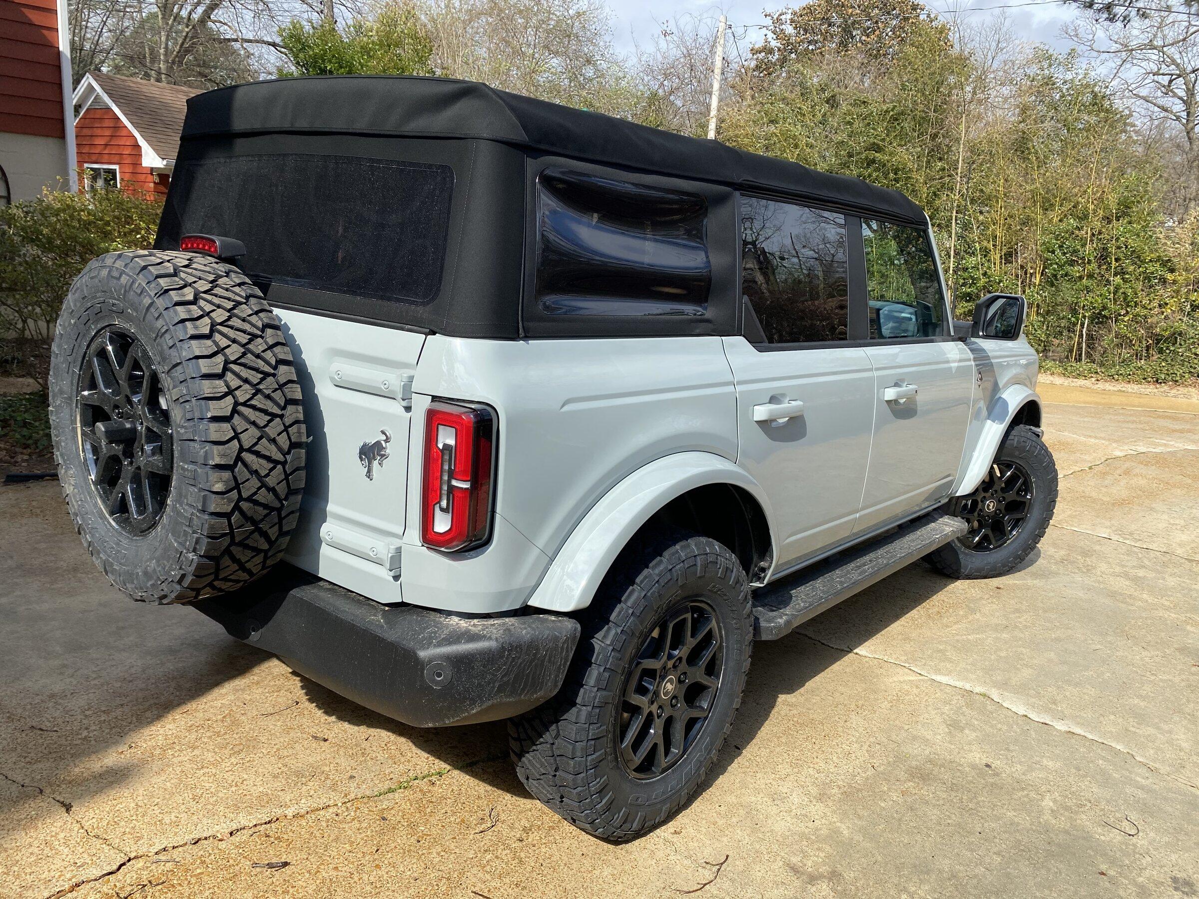 Ford Bronco CACTUS GRAY Bronco Club B80A8C39-A44A-4958-9AD4-331A0234FE8F