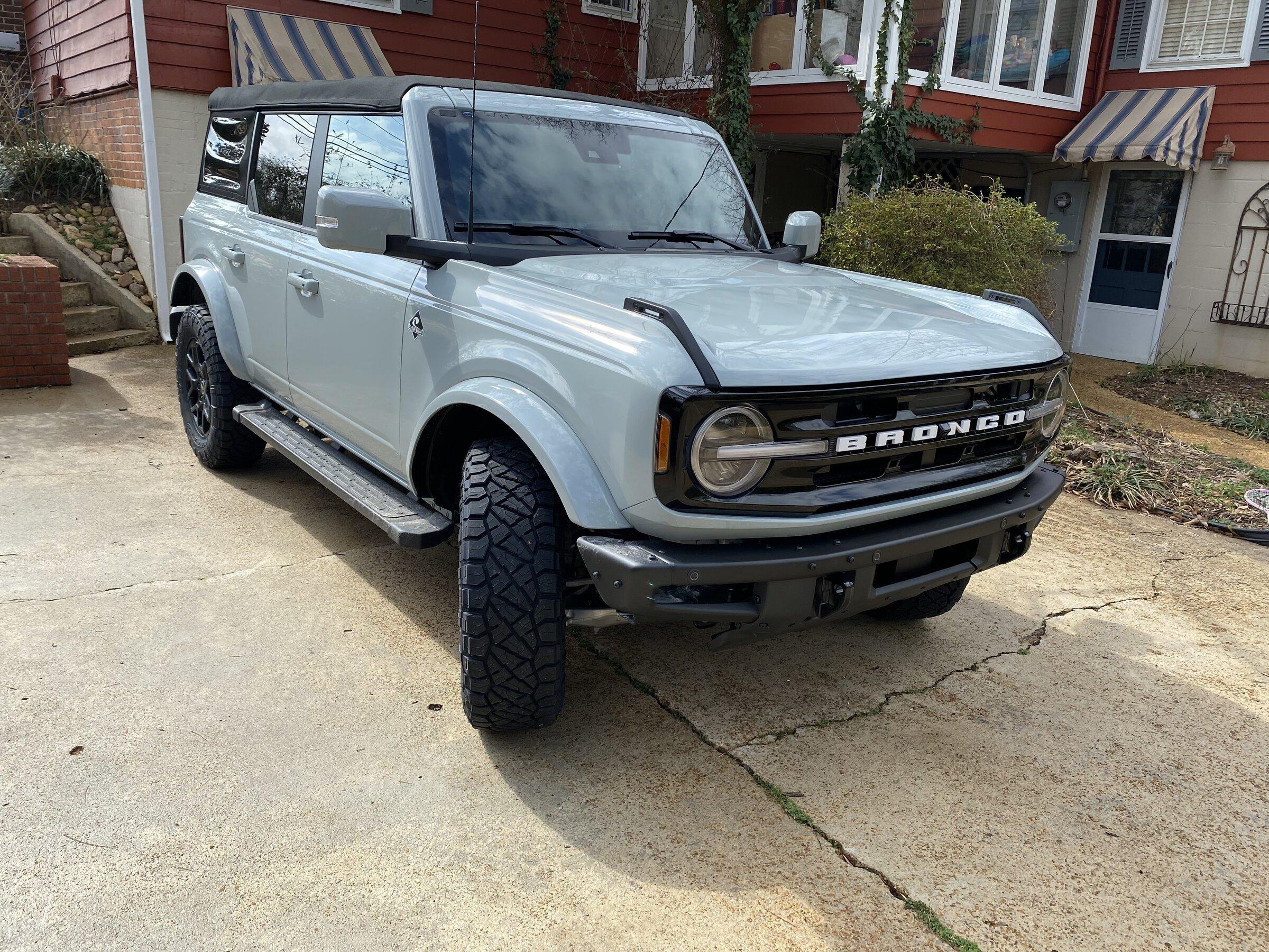 Ford Bronco CACTUS GRAY Bronco Club 3AB88C3E-39A6-4794-8580-C5A73255071B