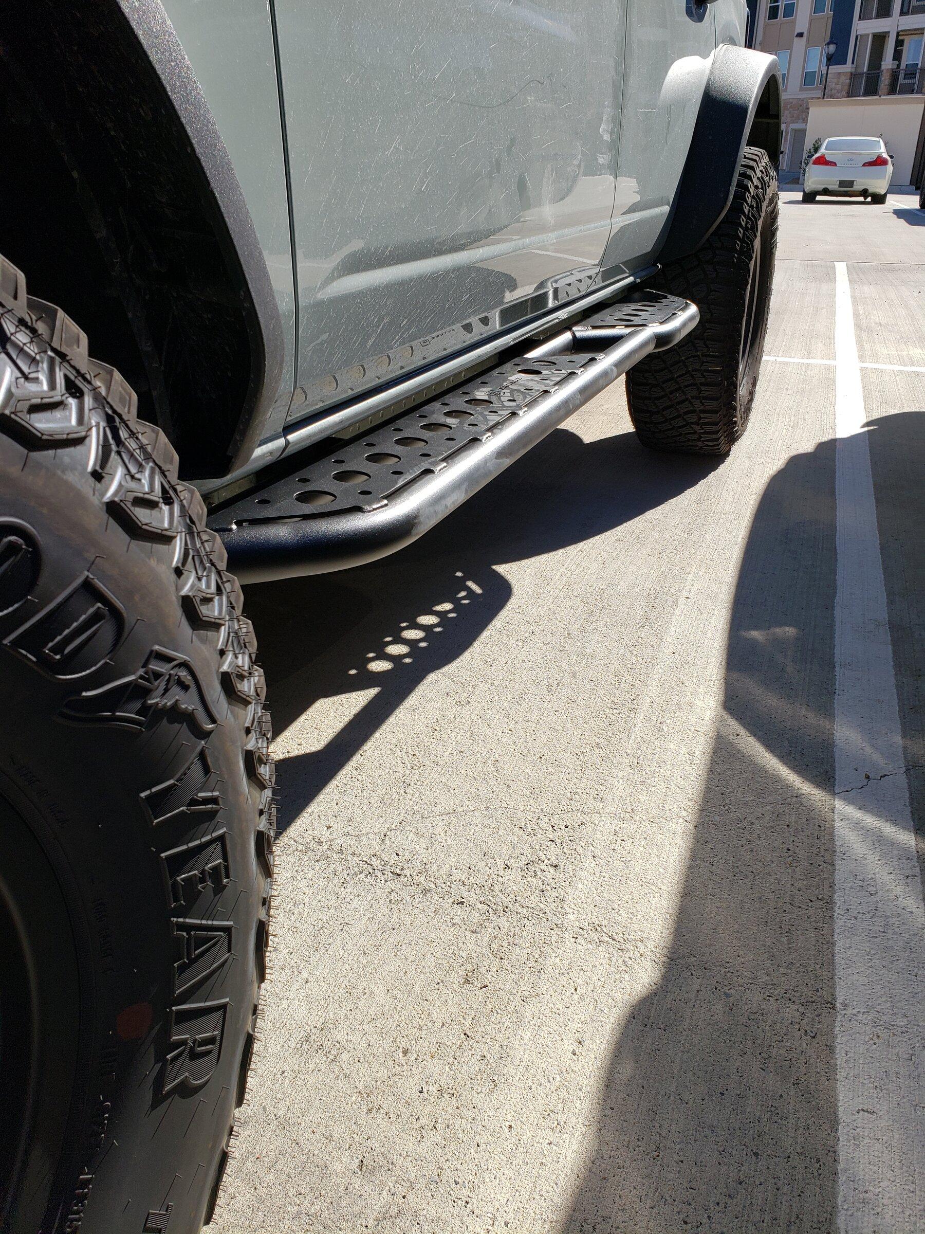 Ford Bronco ZROADZ slider / step installed 20220129_140006
