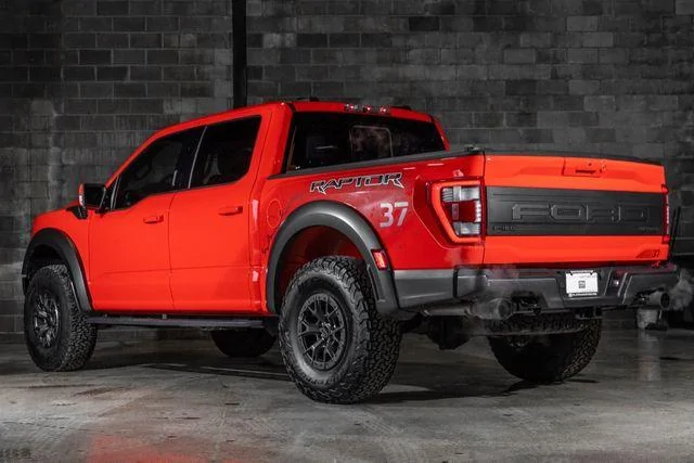Ford Bronco Code Orange Bronco Raptor Spotted With Vinyl Graphic Option 3225163F-D24A-4FA4-8312-8582941277C2