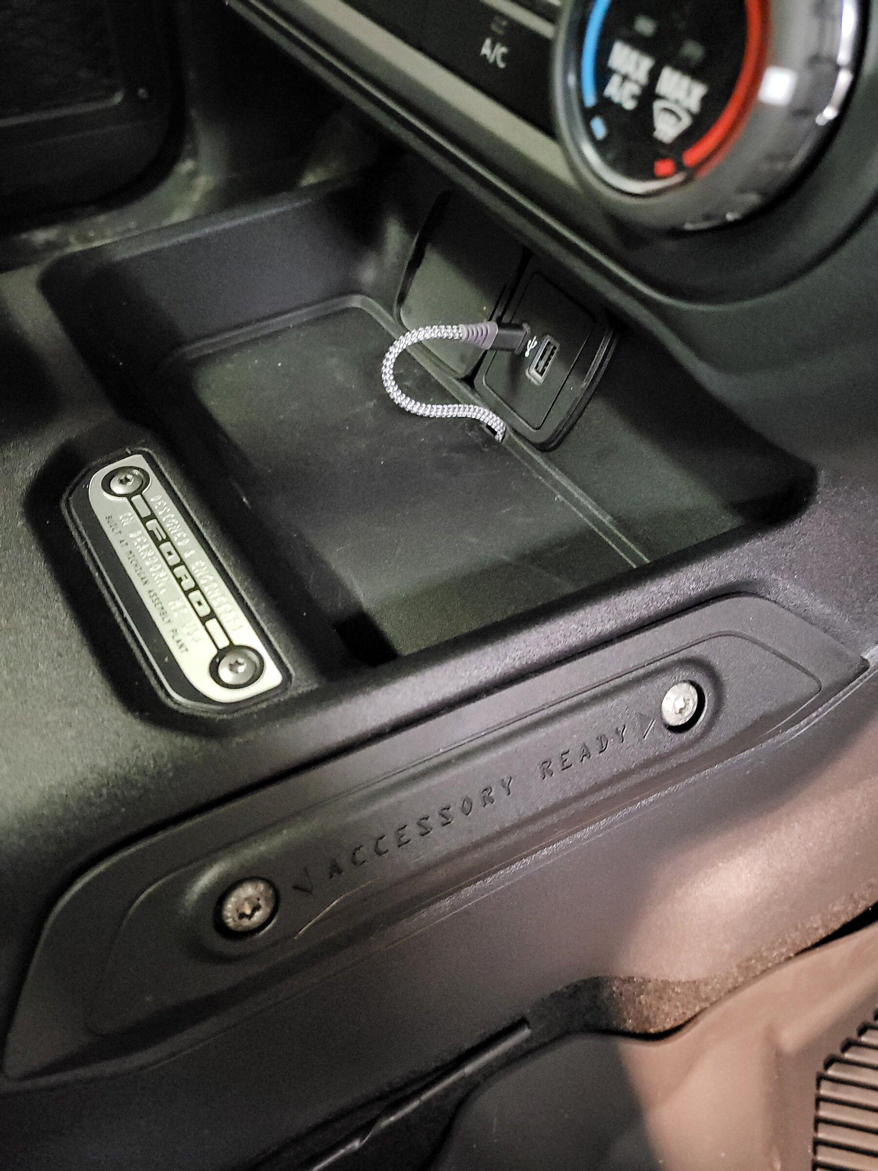 Ford Bronco Cheap B*d charging pad mod 20220202_185804