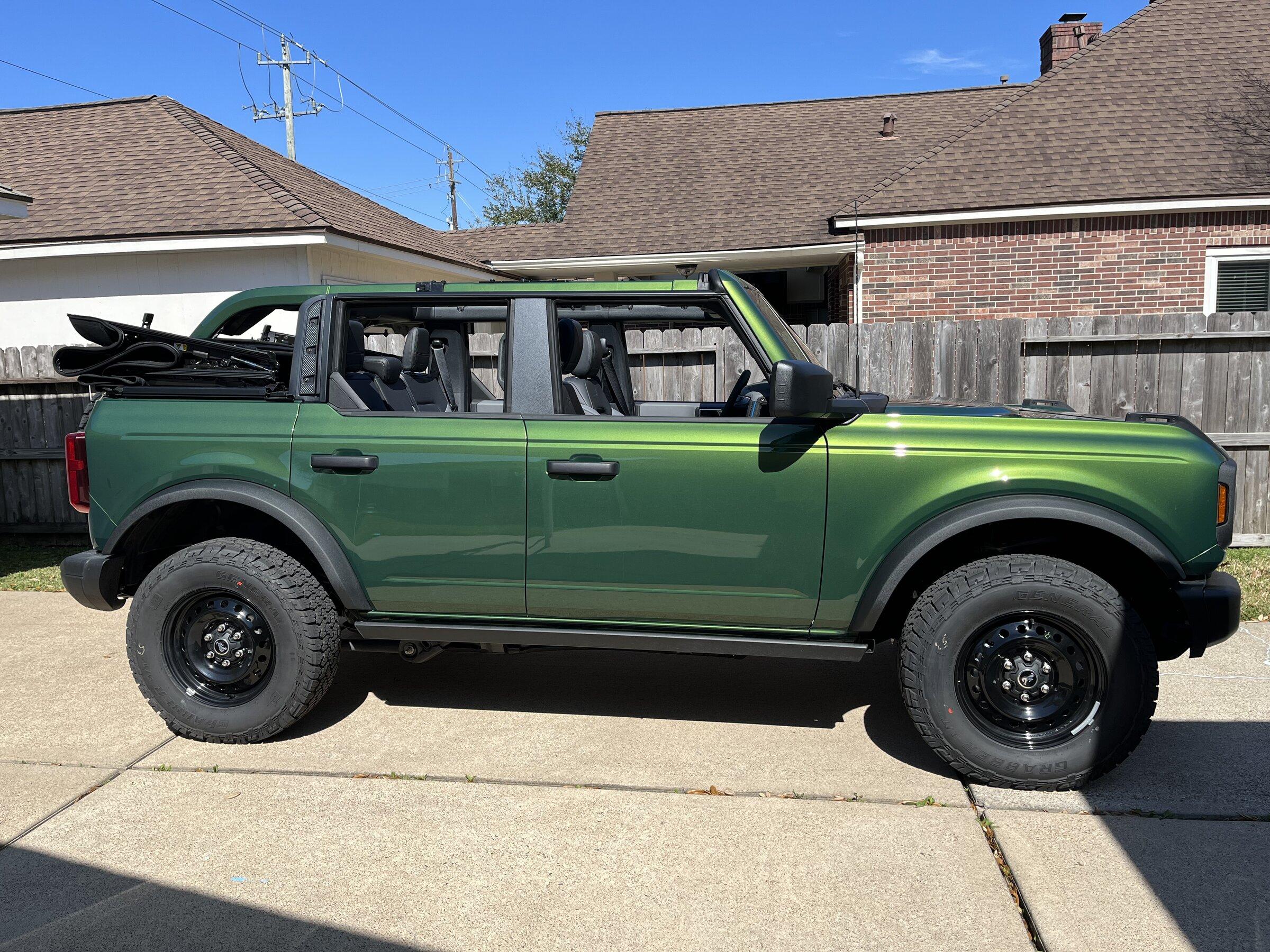 Ford Bronco ERUPTION GREEN Bronco Club 7CB155EE-B19C-40C2-B61A-1800A0AEB0DD