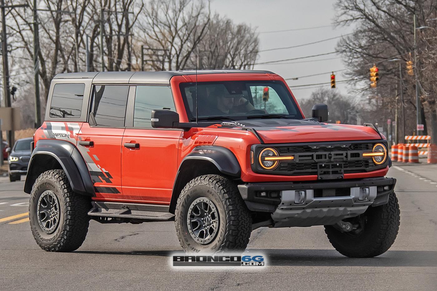 Ford Bronco Bronco Raptor's Upgraded Graphics Package Spied bronco-raptor-graphics-package-spied-2