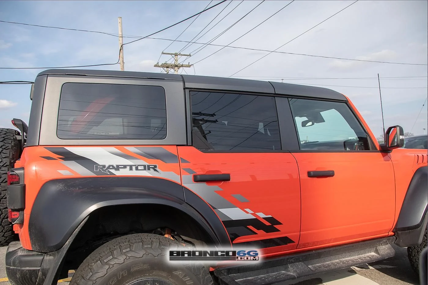 Ford Bronco Bronco Raptor's Upgraded Graphics Package Spied bronco-raptor-graphics-package-spied-6