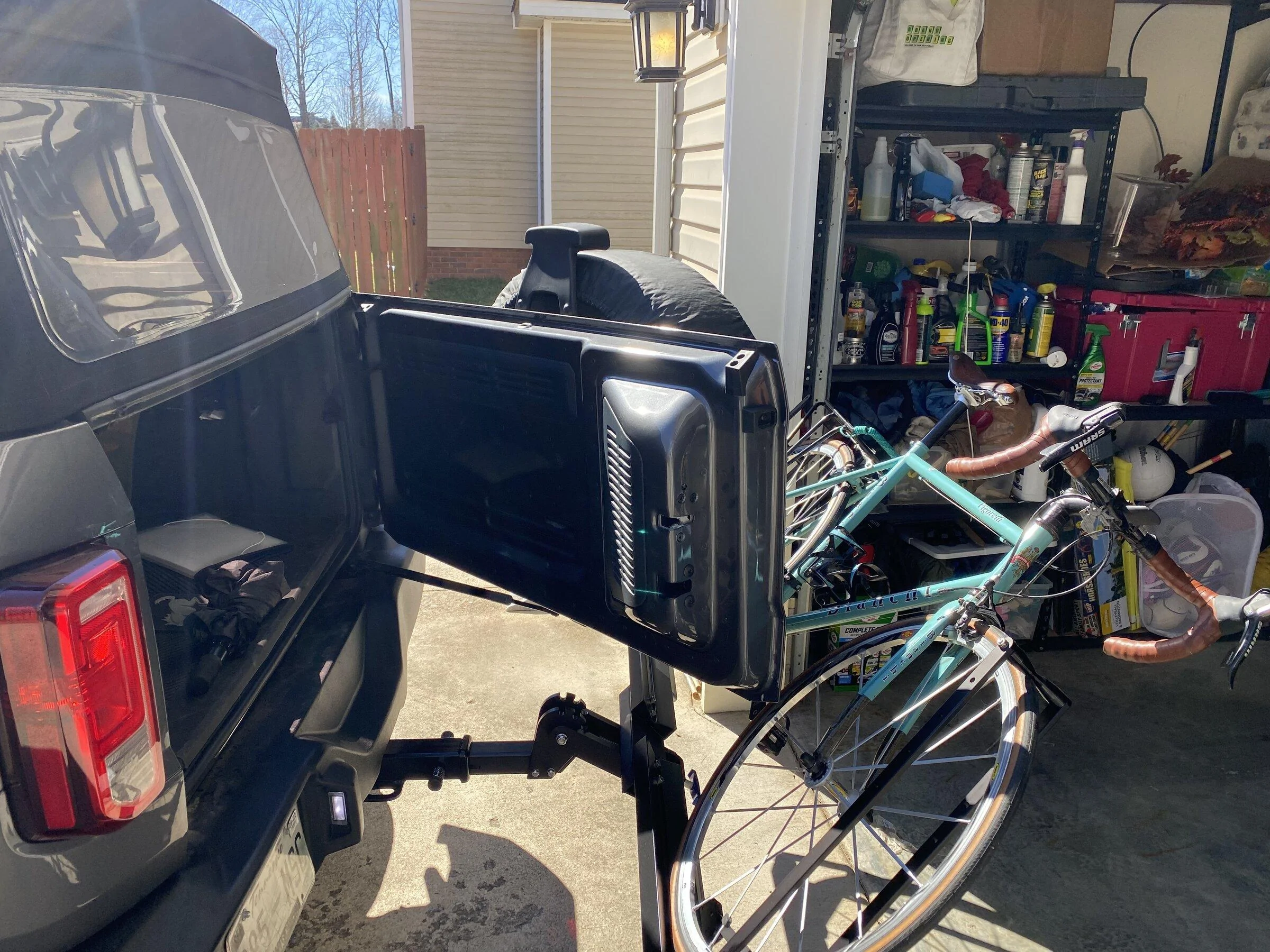 Ford Bronco Bike transport inside Bronco 1B0CCAC1-F1D1-4C59-A6FE-F37CDEFD5AB0