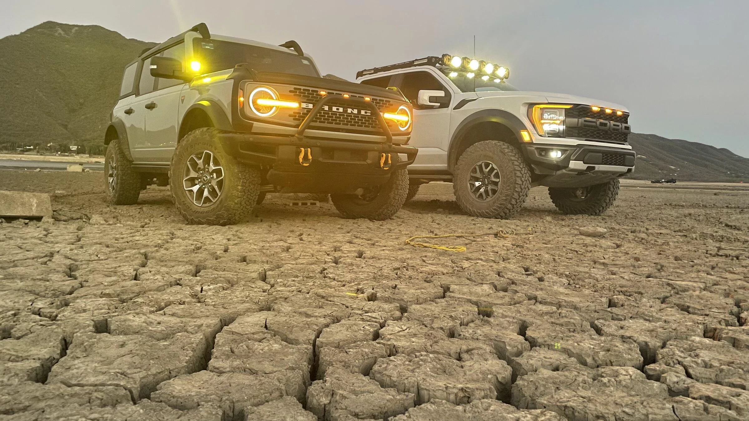 Ford Bronco CACTUS GRAY Bronco Club 29F2F4FD-C2DD-4554-A856-B26C16EF31BC