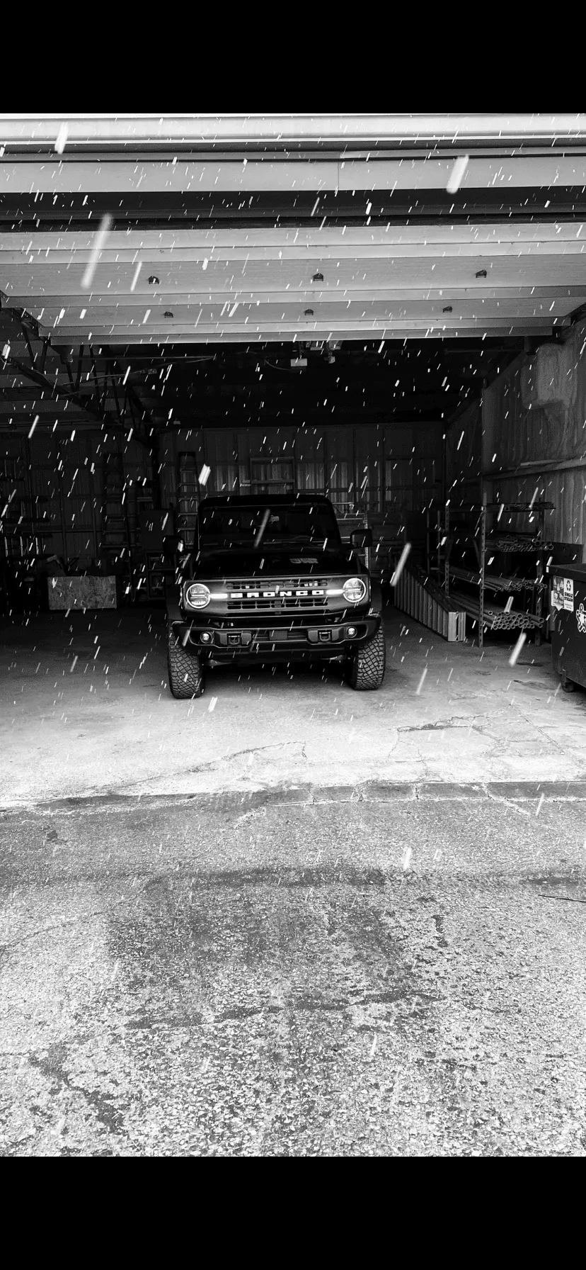 Ford Bronco SHADOW BLACK Bronco Club 266B89C2-5665-45BA-A163-9180F2760618