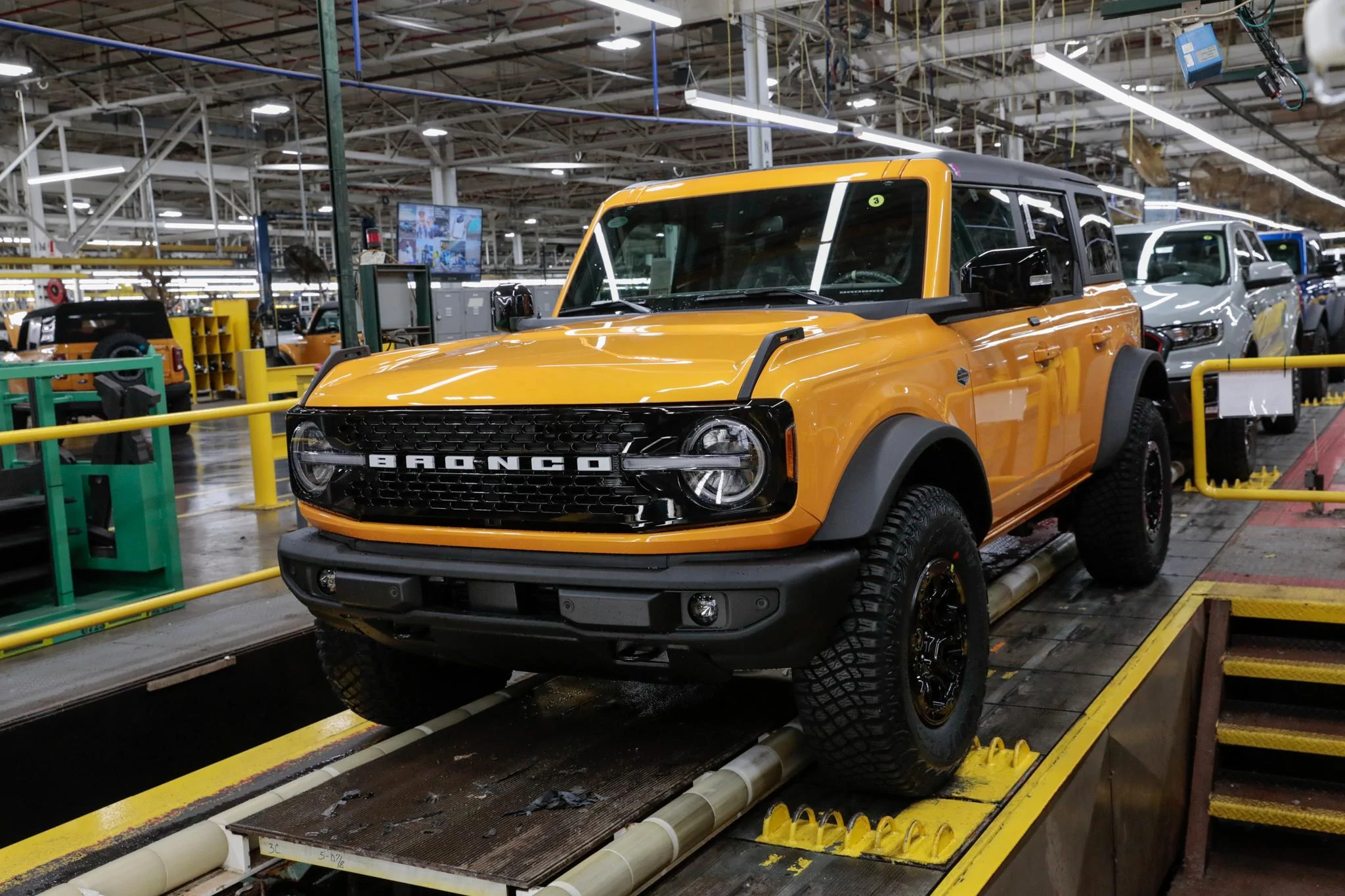 Ford Bronco Never got your assembly line photo?  Maybe someone has a match! imag