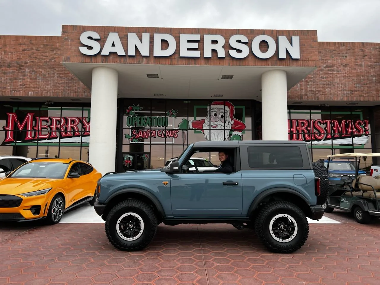 Ford Bronco 2-Door Bronco Glamour Shots? 146036CD-1D5A-4C40-8623-89049C8DE7E7