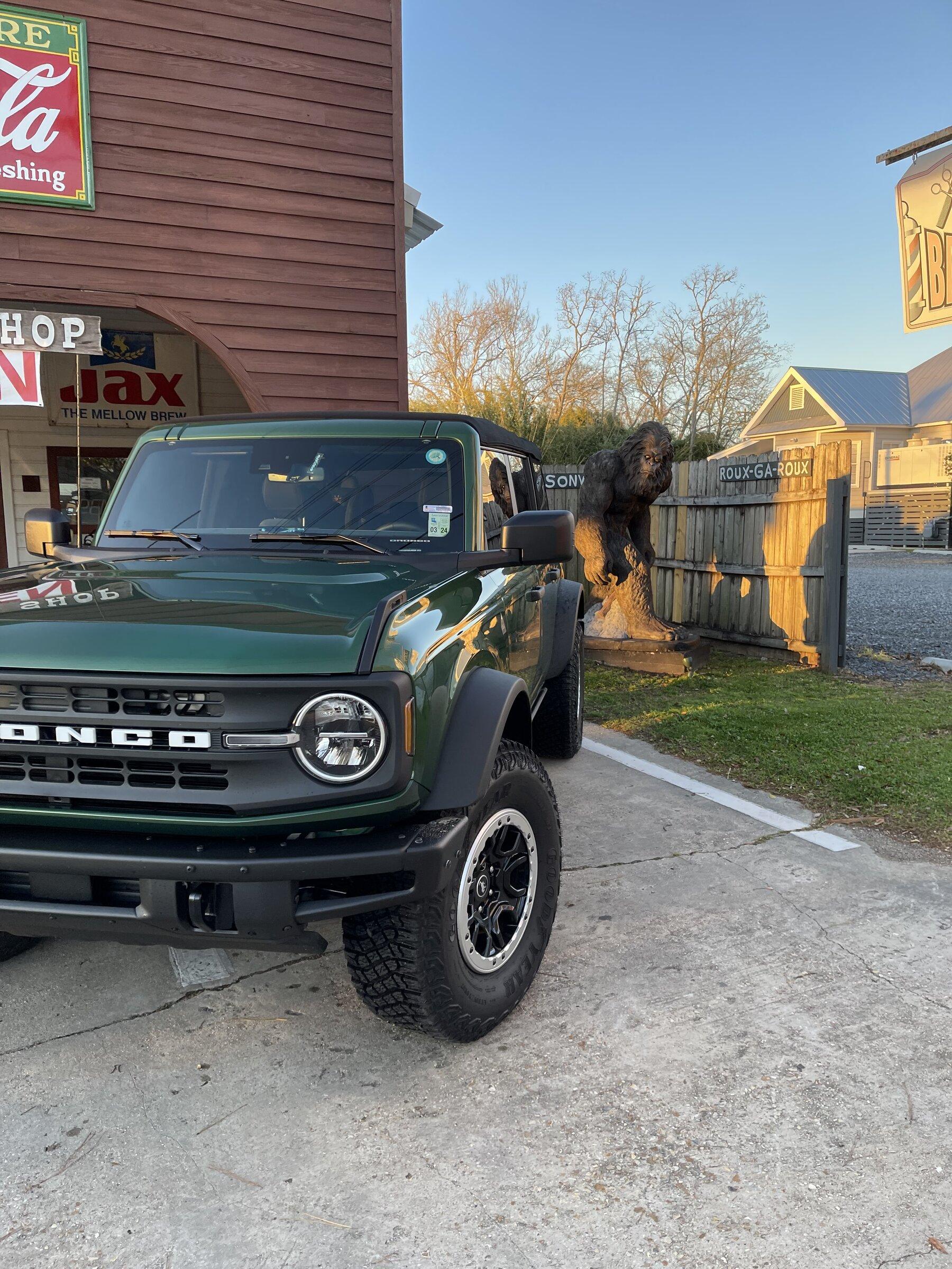 Ford Bronco ERUPTION GREEN Bronco Club A613754C-F572-4FB9-9CBD-5705FFA92223