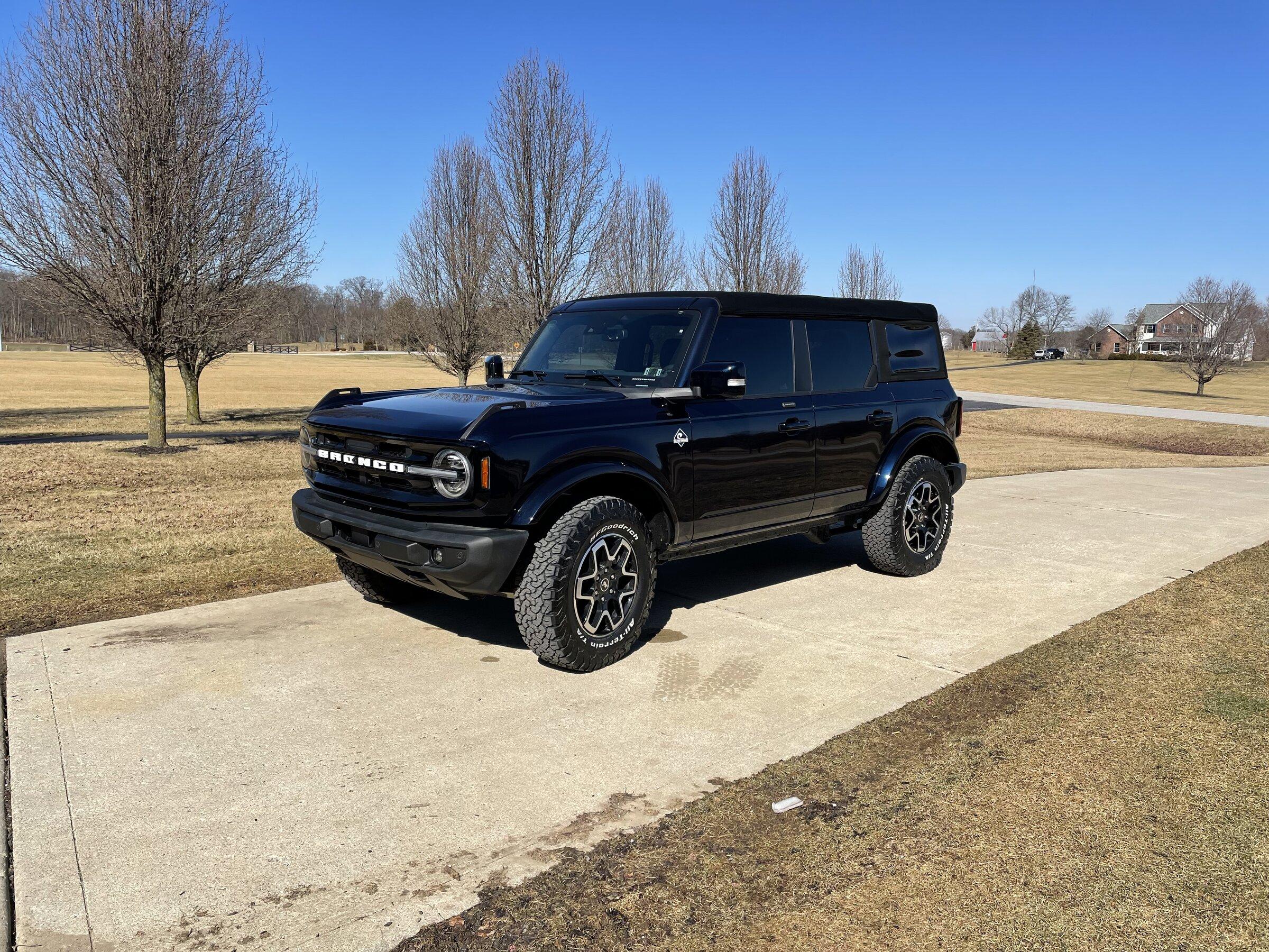 Ford Bronco GO RHINO DOMINATOR DSS SLIDERS installed FD082C32-F8E5-4011-8AB0-BFEEF70A658A