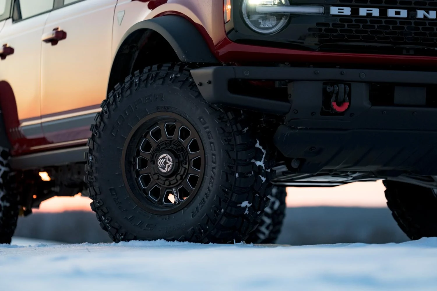 Ford Bronco Rapid Red FE on 37s with RPG Perch Collars. No rub A1B09184