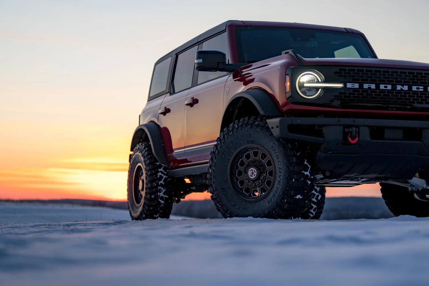 Ford Bronco Rapid Red FE on 37s with RPG Perch Collars. No rub A1B09207