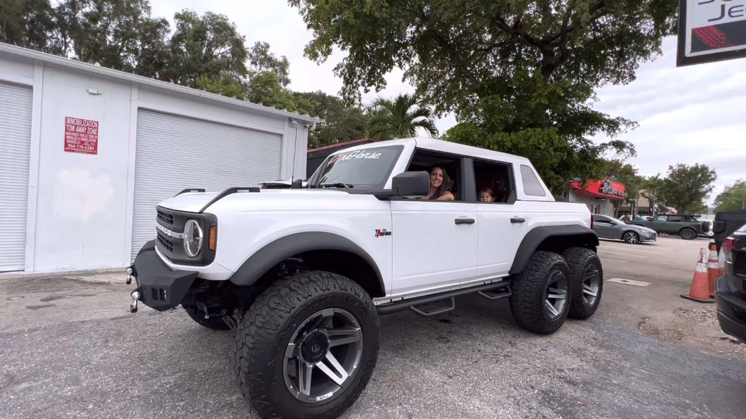 Ford Bronco 6X6 Apocalypse Bronco 47F2CC05-3CF5-4186-86D6-5B7565B5CC7A