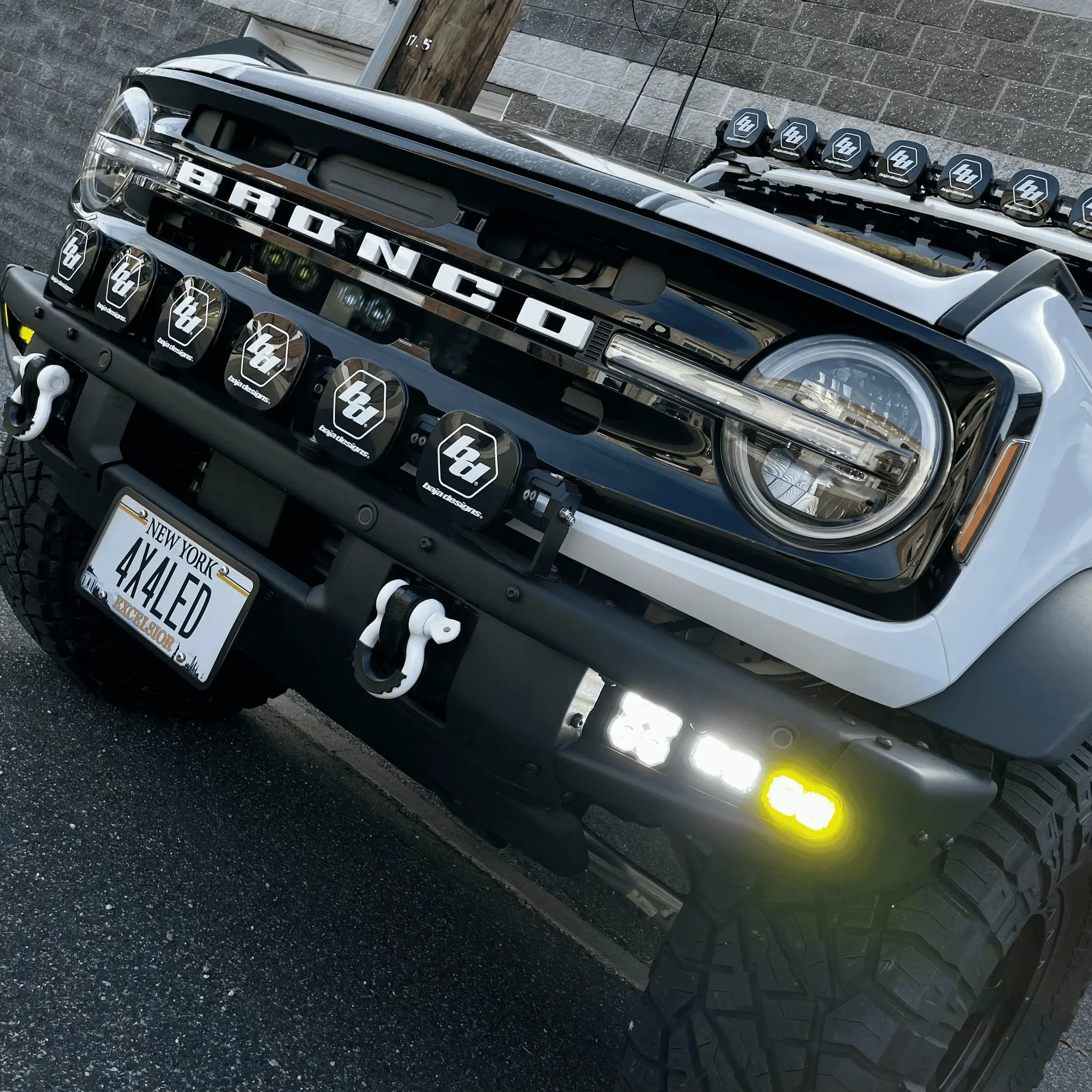 Ford Bronco Diode Dynamics fog lights 1647291685026