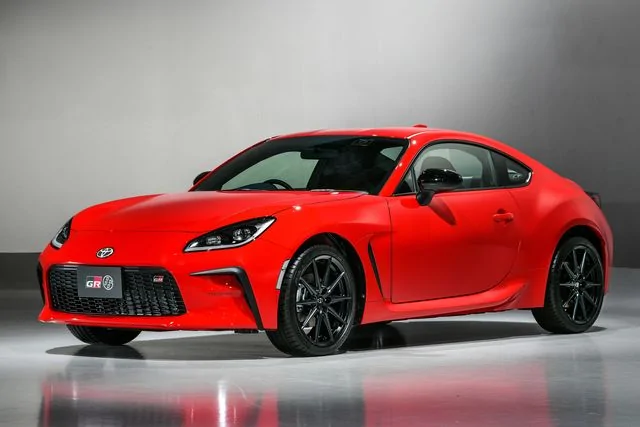 2022-toyota-gr-86-front-three-quarters-1617596343.jpg