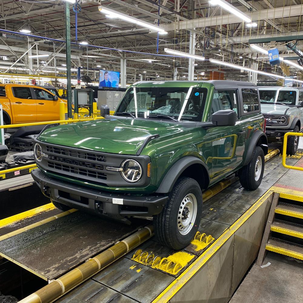 Ford Bronco ERUPTION GREEN Bronco Club A107C7DD-C24F-4C69-8C88-E74D7994F1D8