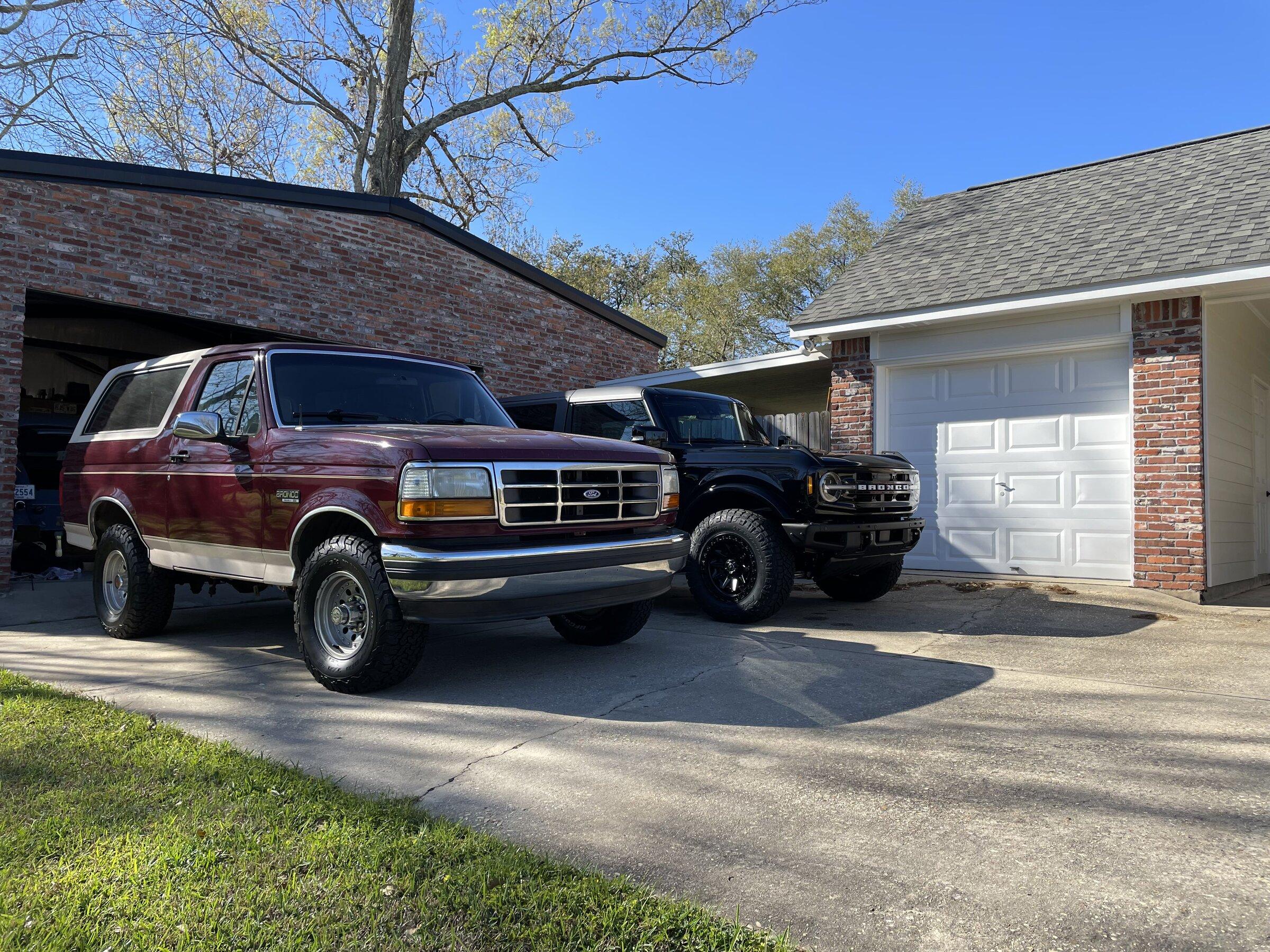 Ford Bronco Bronco Team 2 door. Broncos